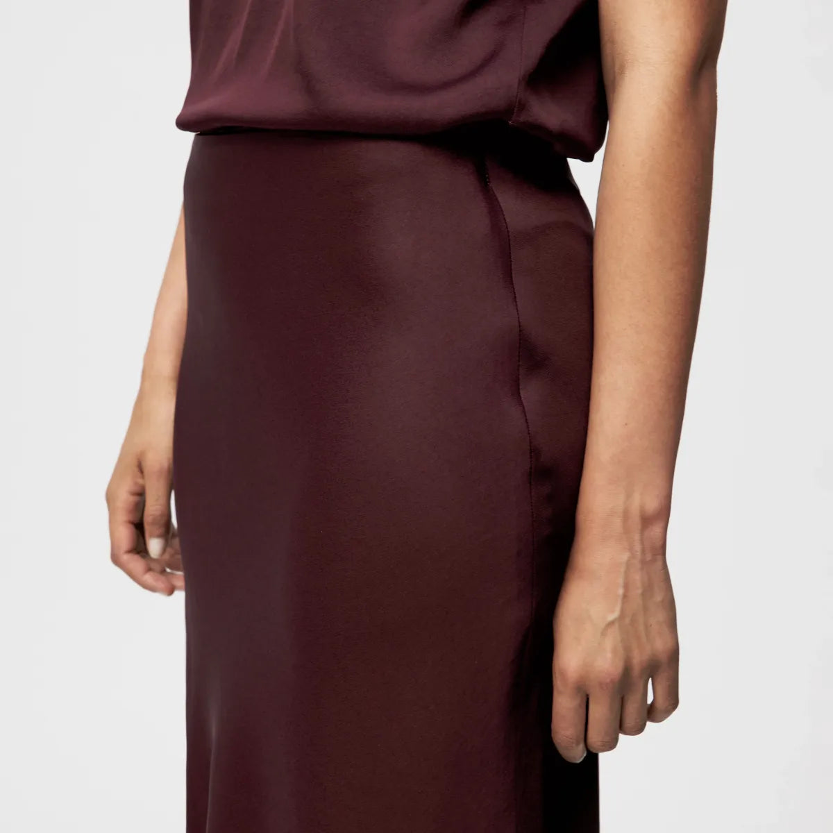 Nevida - Deep mahogany