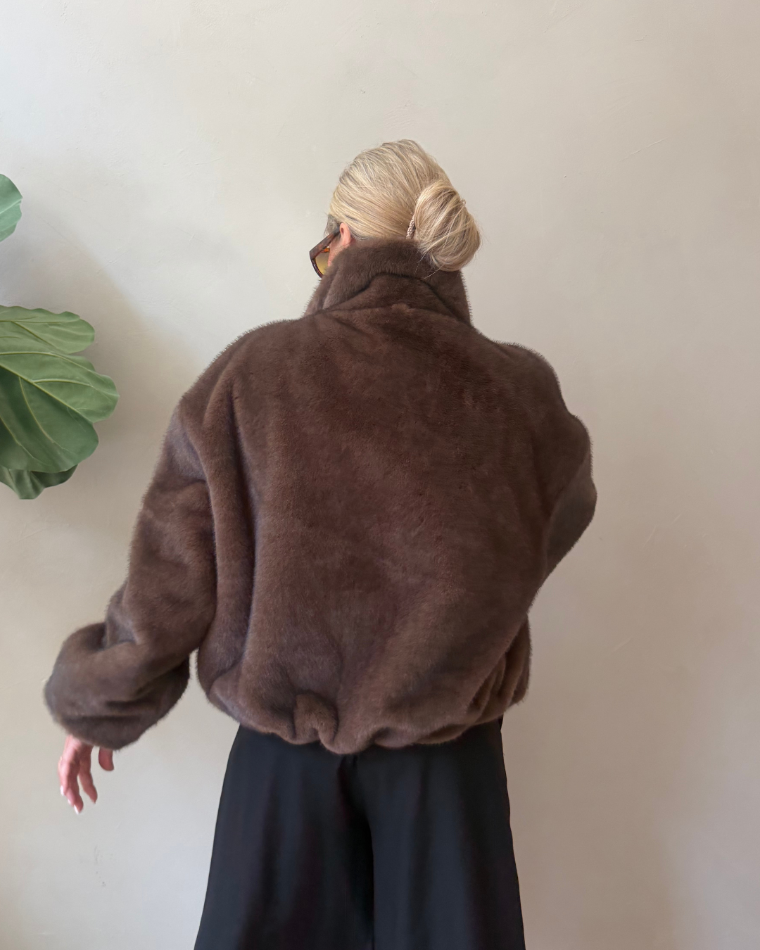 Elin Faux Mink Cape – Dunkelbraun/Oliv