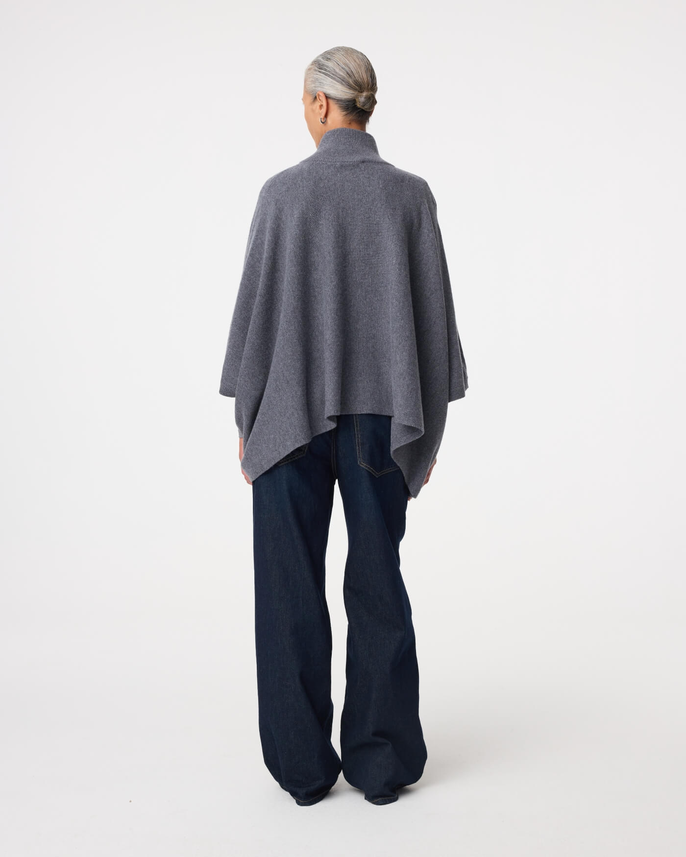Edna – Poncho