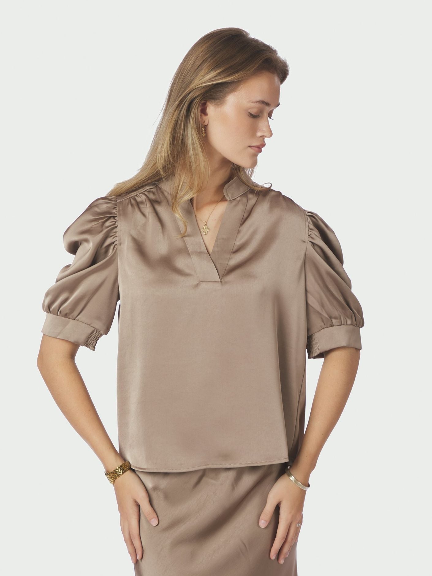 Roella Heavy Sateen Blouse - Dark Taupe