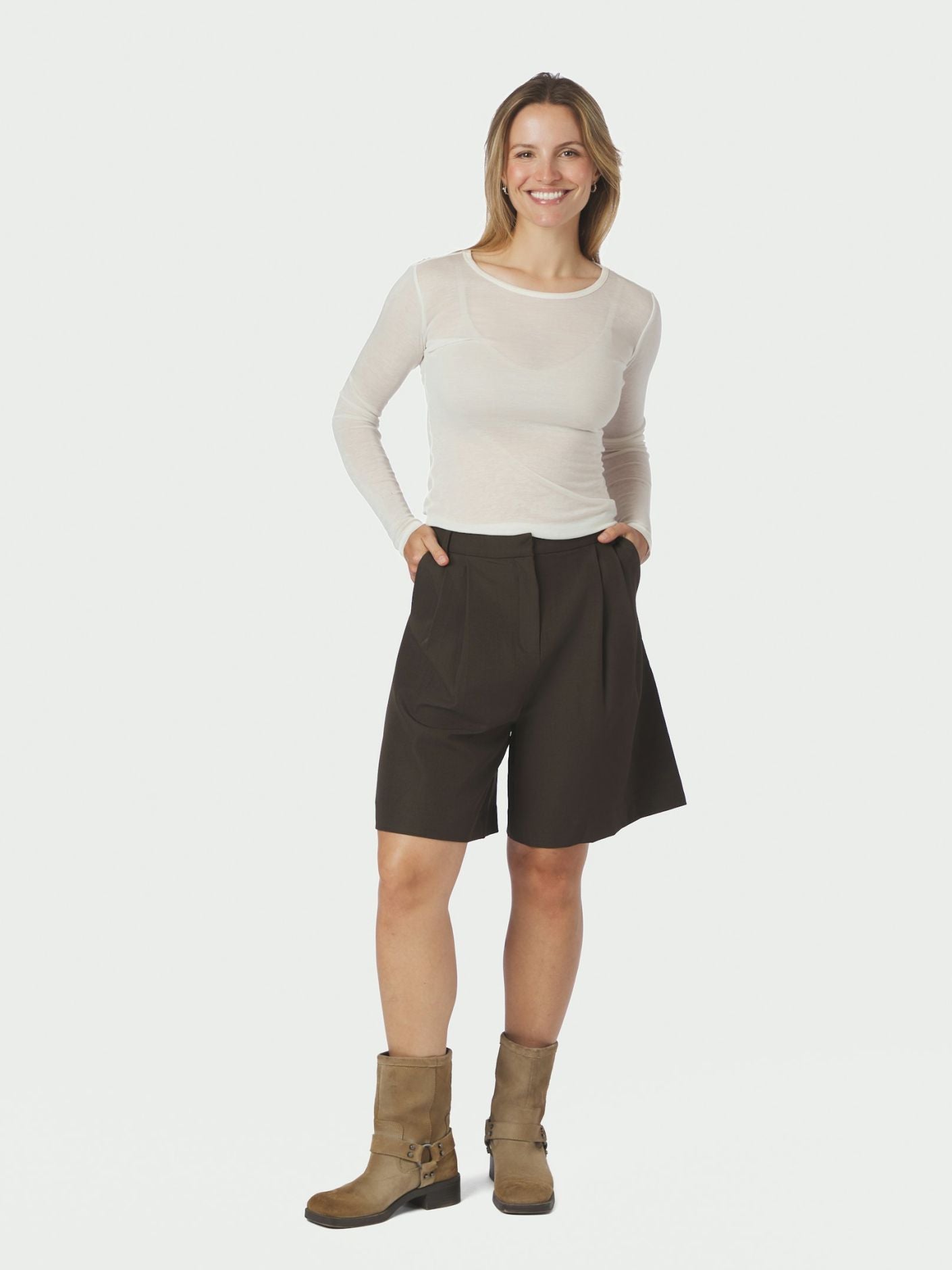 Nika Structure Shorts - Dark Brown