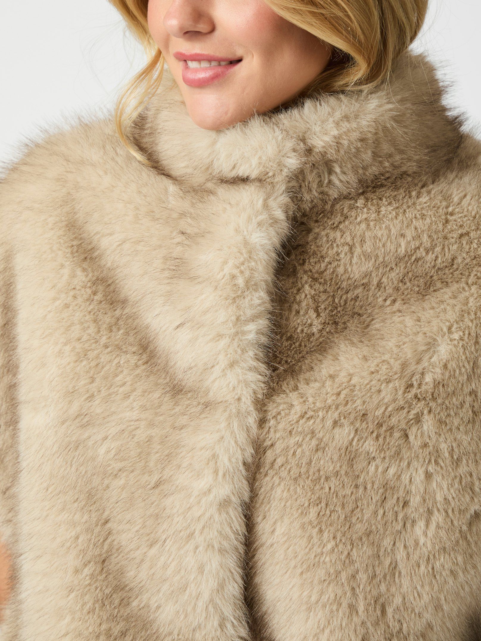 Kevini Faux Fur Vest - Beige