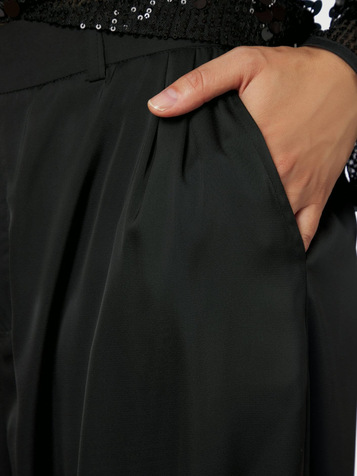 Fayla Drapy Satin Balloon Pants - Black