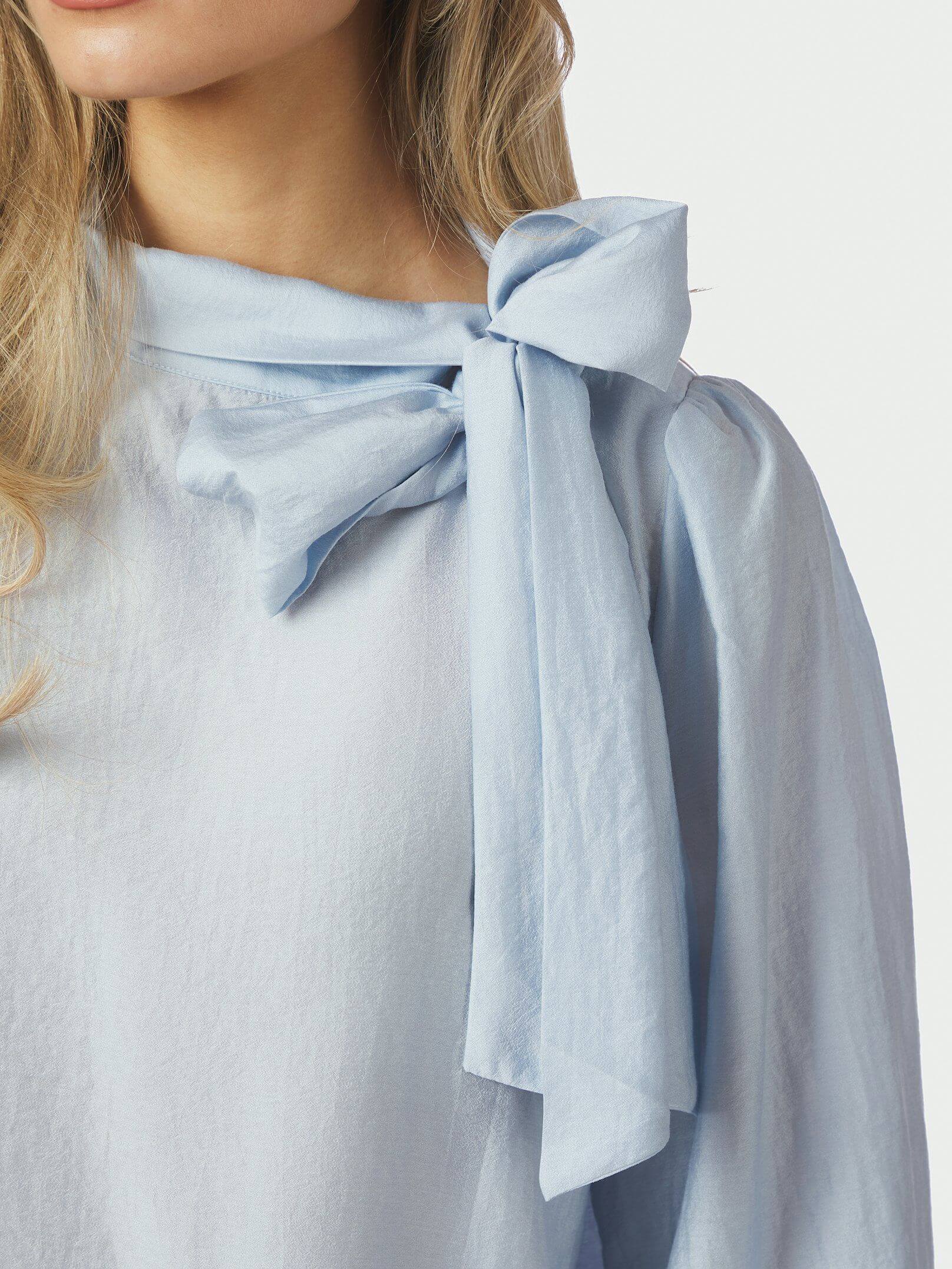 Selene Crisp Blouse - Light Blue