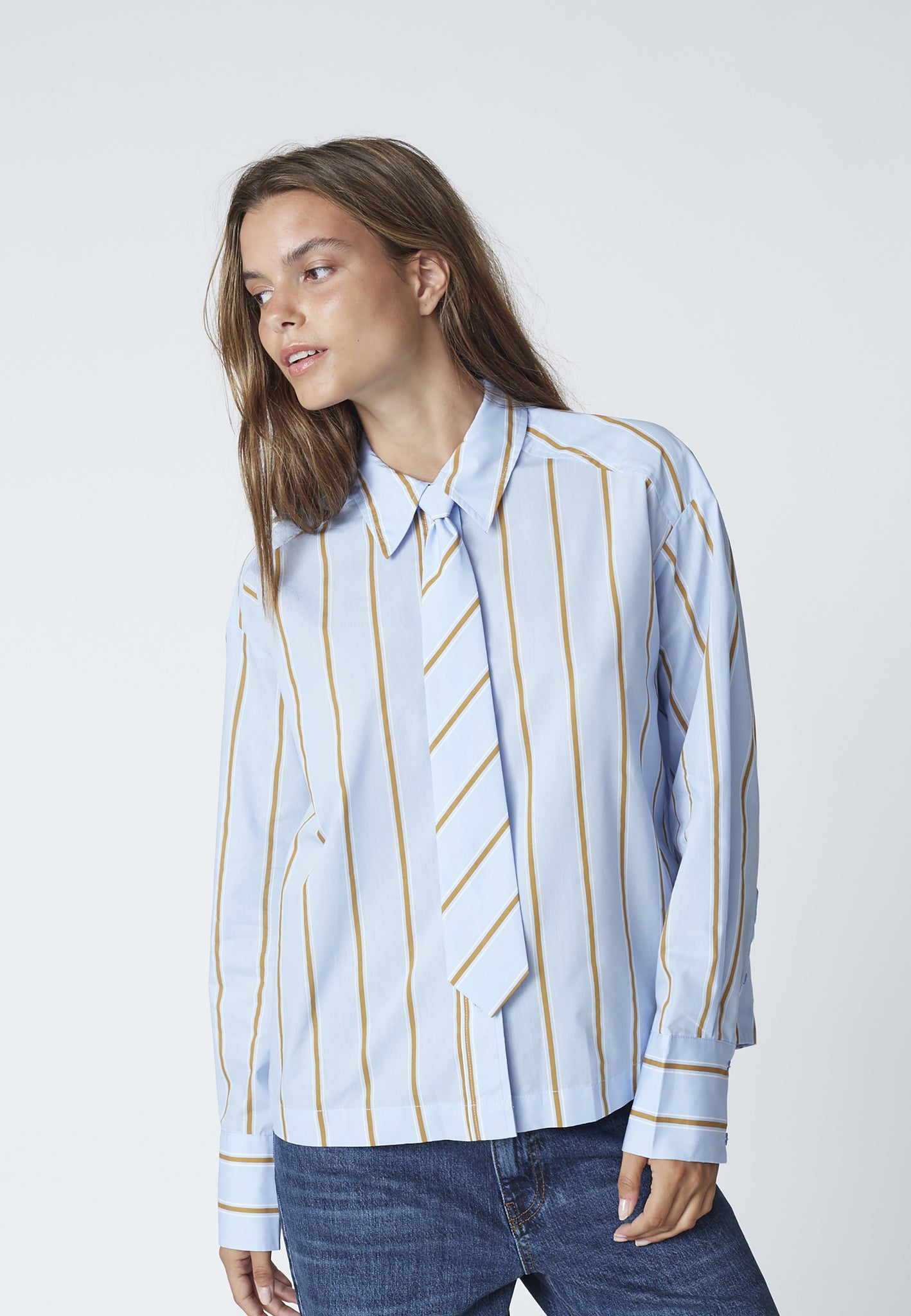 AmoraCC Stripe Tie Shirt - Pale Blue