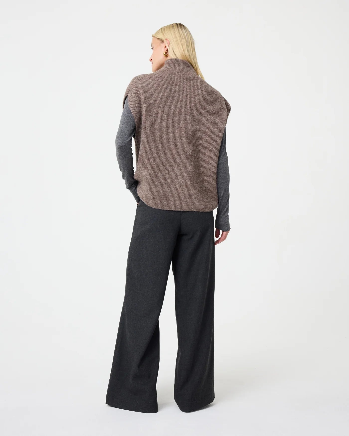 Rave Pullover - Walnut