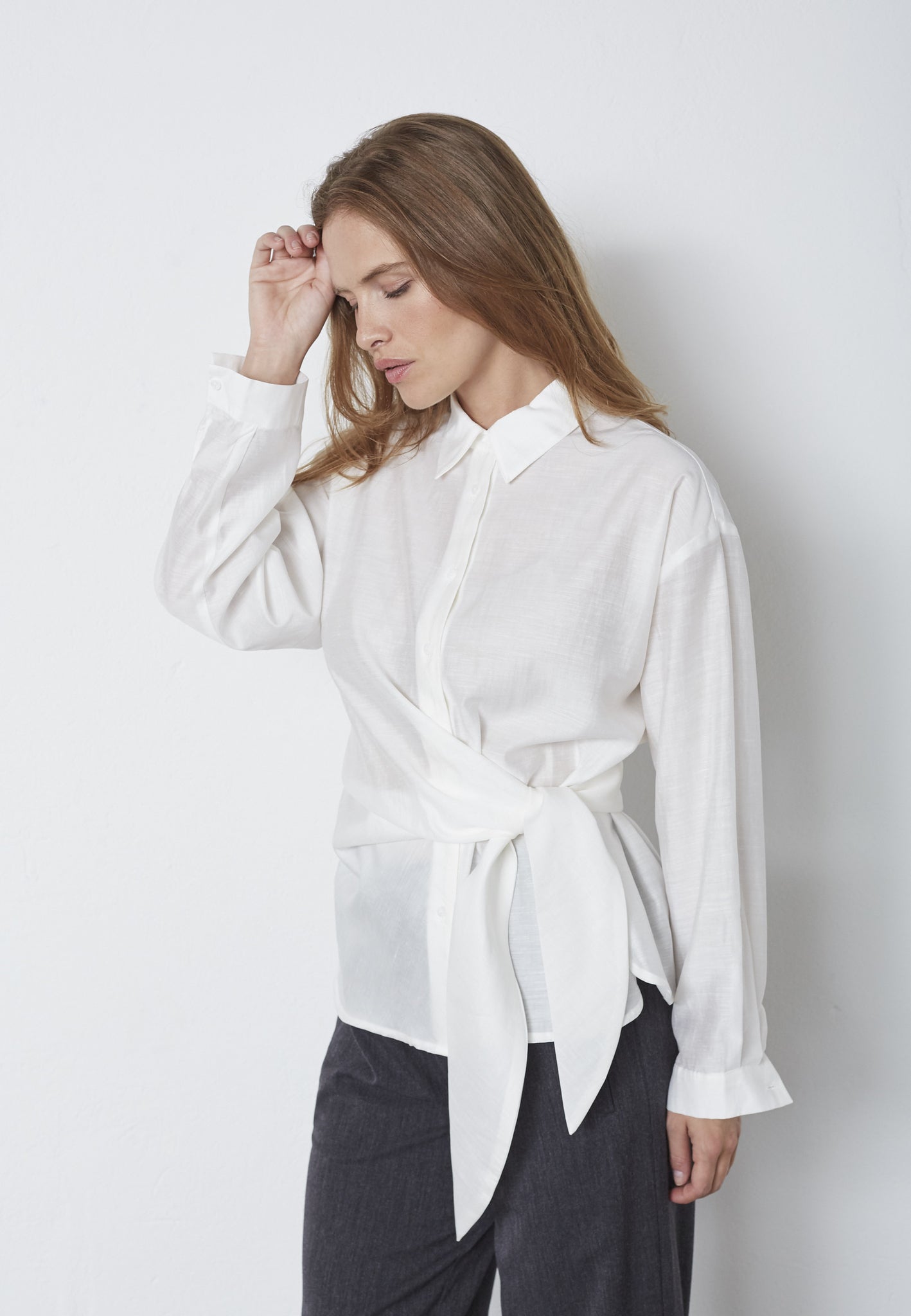 IdinaCC Tie Shirt - Off White