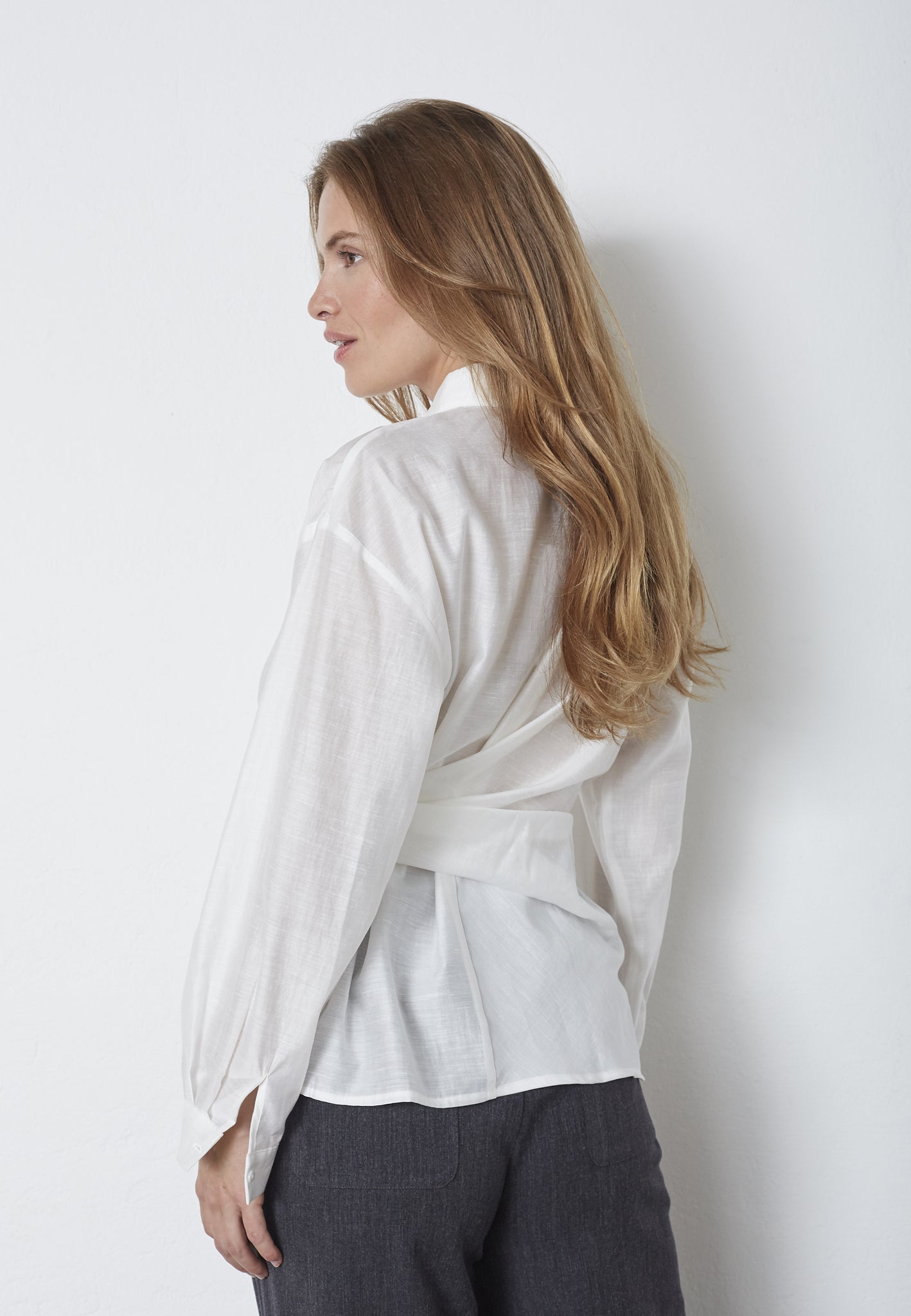 IdinaCC Tie Shirt - Off White