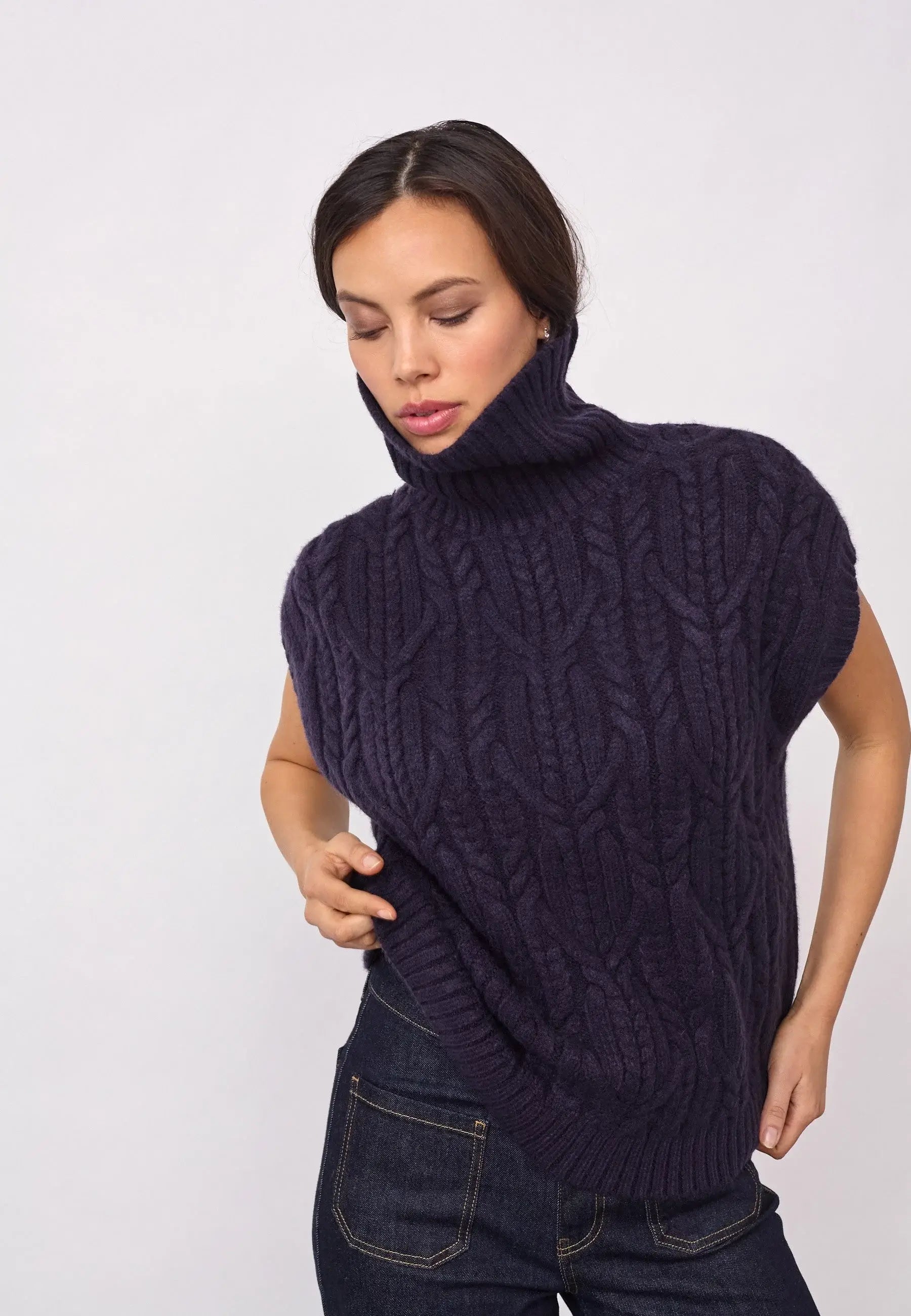 RowCC Oversize Zopfstrickweste – Navy