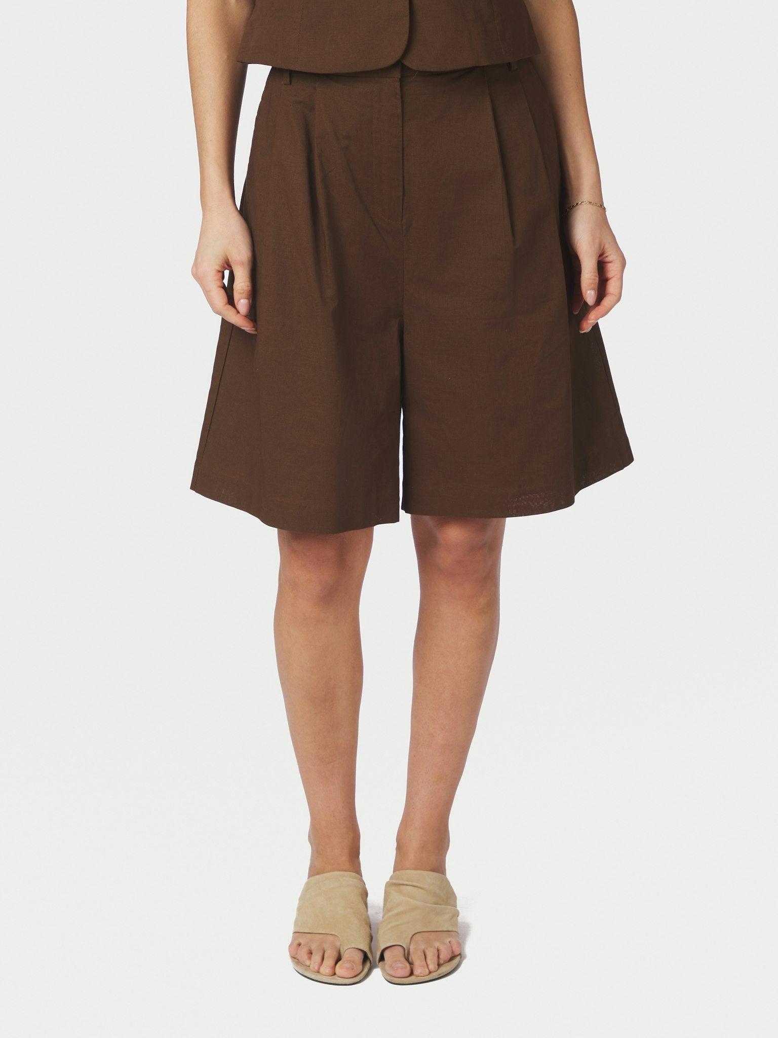 Nika Linen Shorts - Dark Brown
