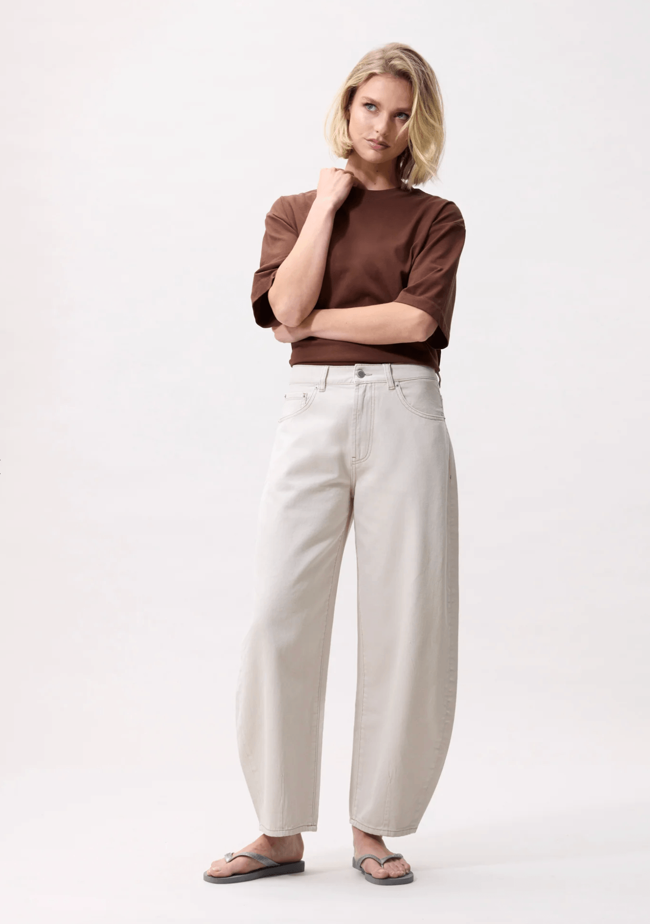 Cropped Barrel Fit Jeans - Cream