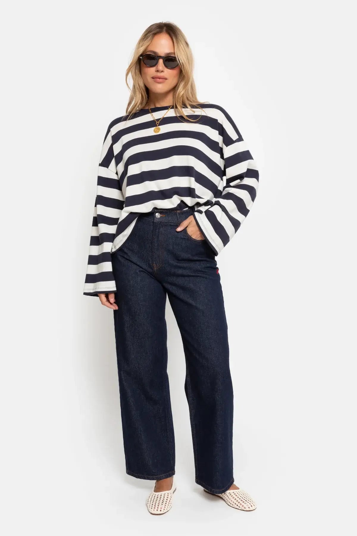 Okid - Navy&White