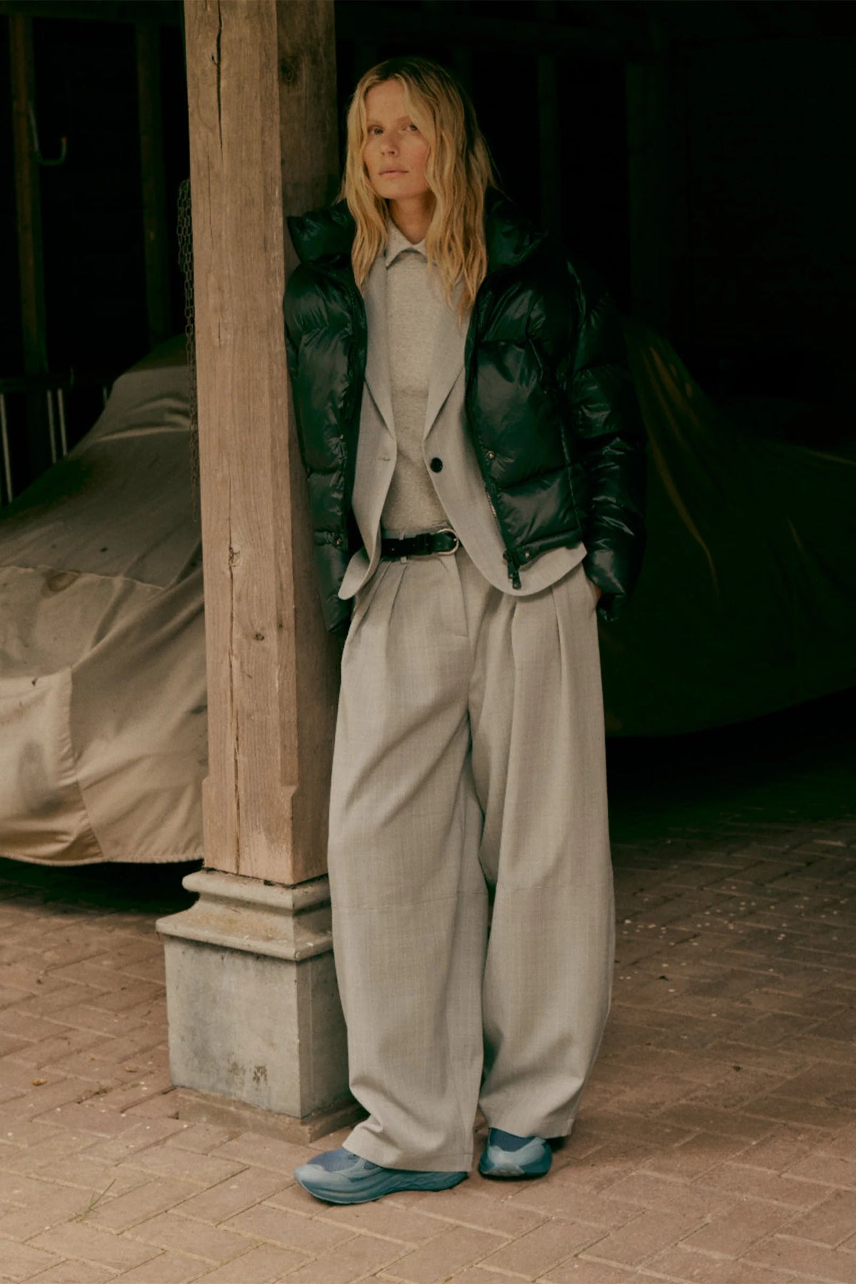 W26N1786 - Light Grey Stripe