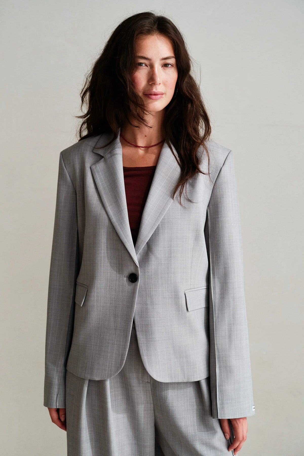 W26N1787 - Light Grey Stripe