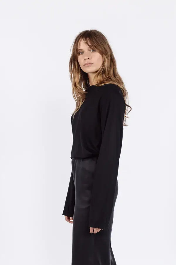 Cosy Crew Neck T-Shirt With Long Sleeves Black
