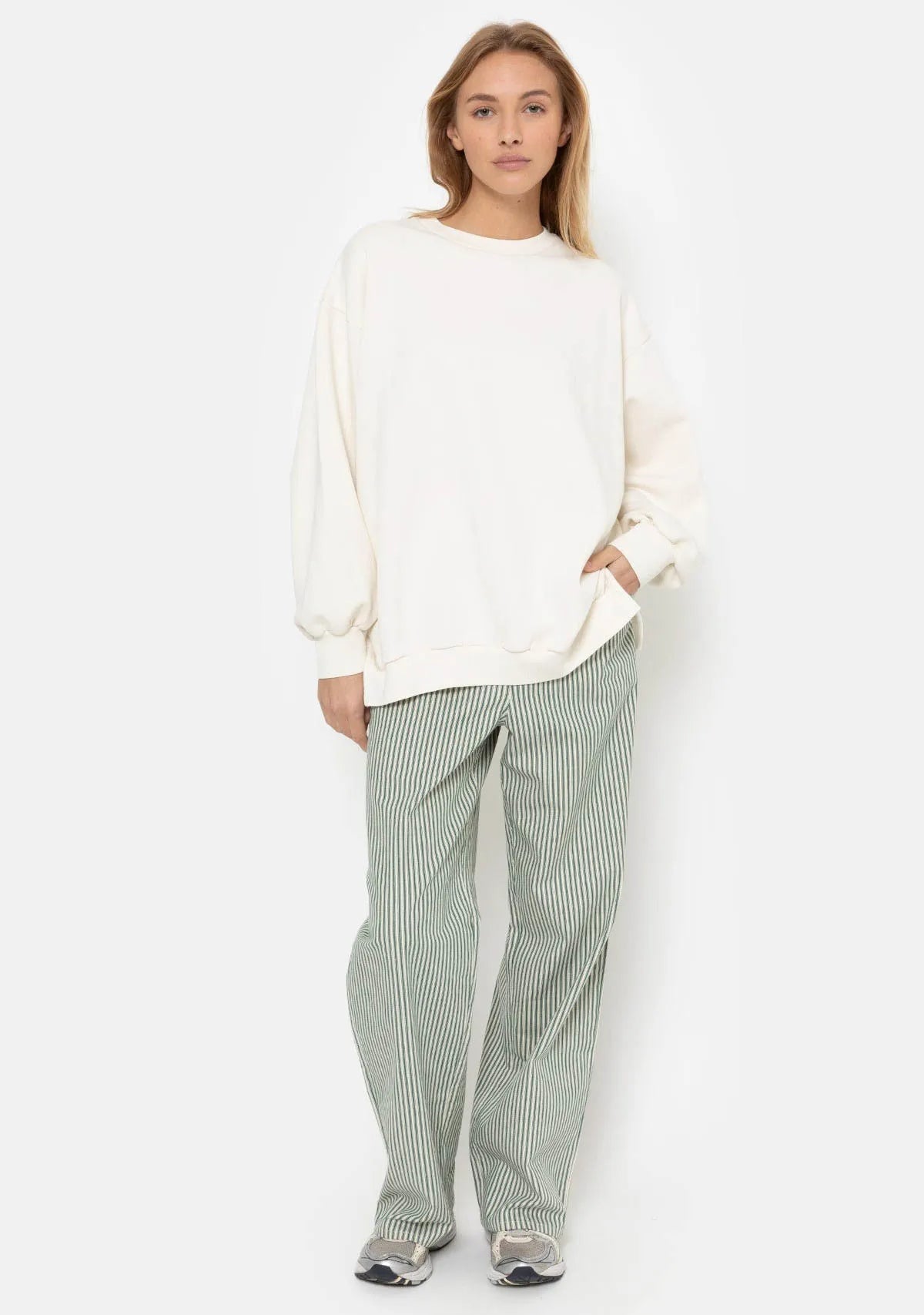 ULLA Oversized Sweatshirt - White