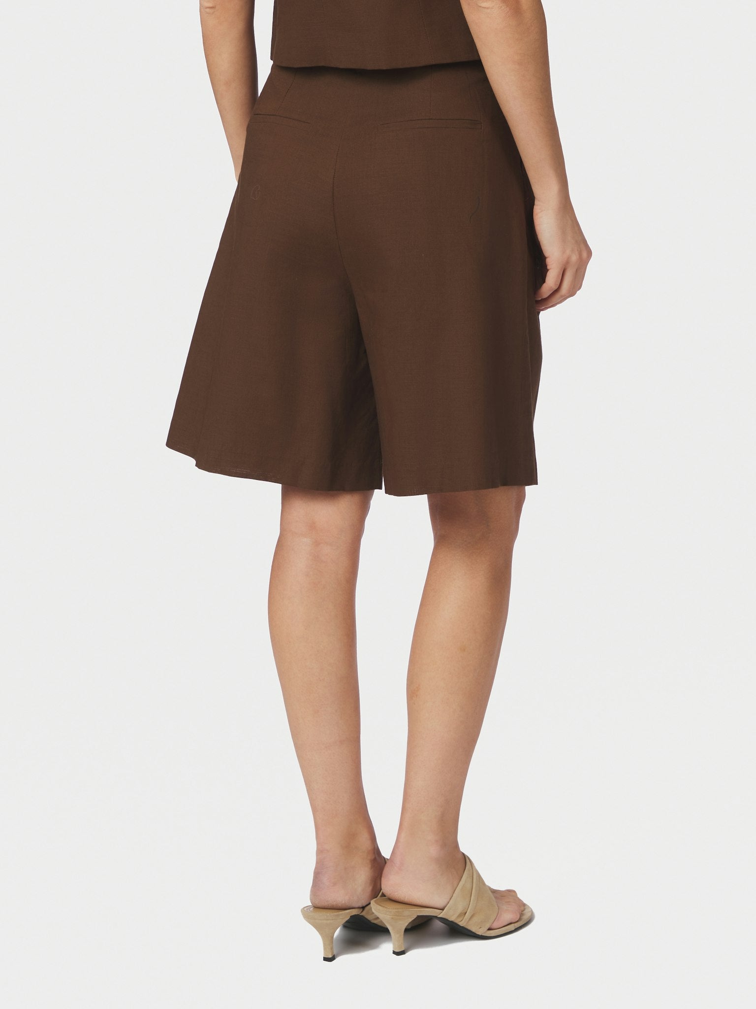 Nika Linen Shorts - Dark Brown