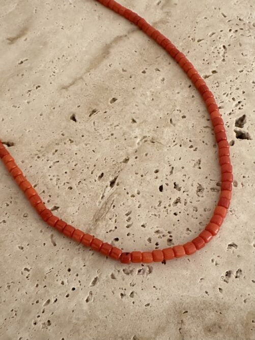 Ketting van rode koraal