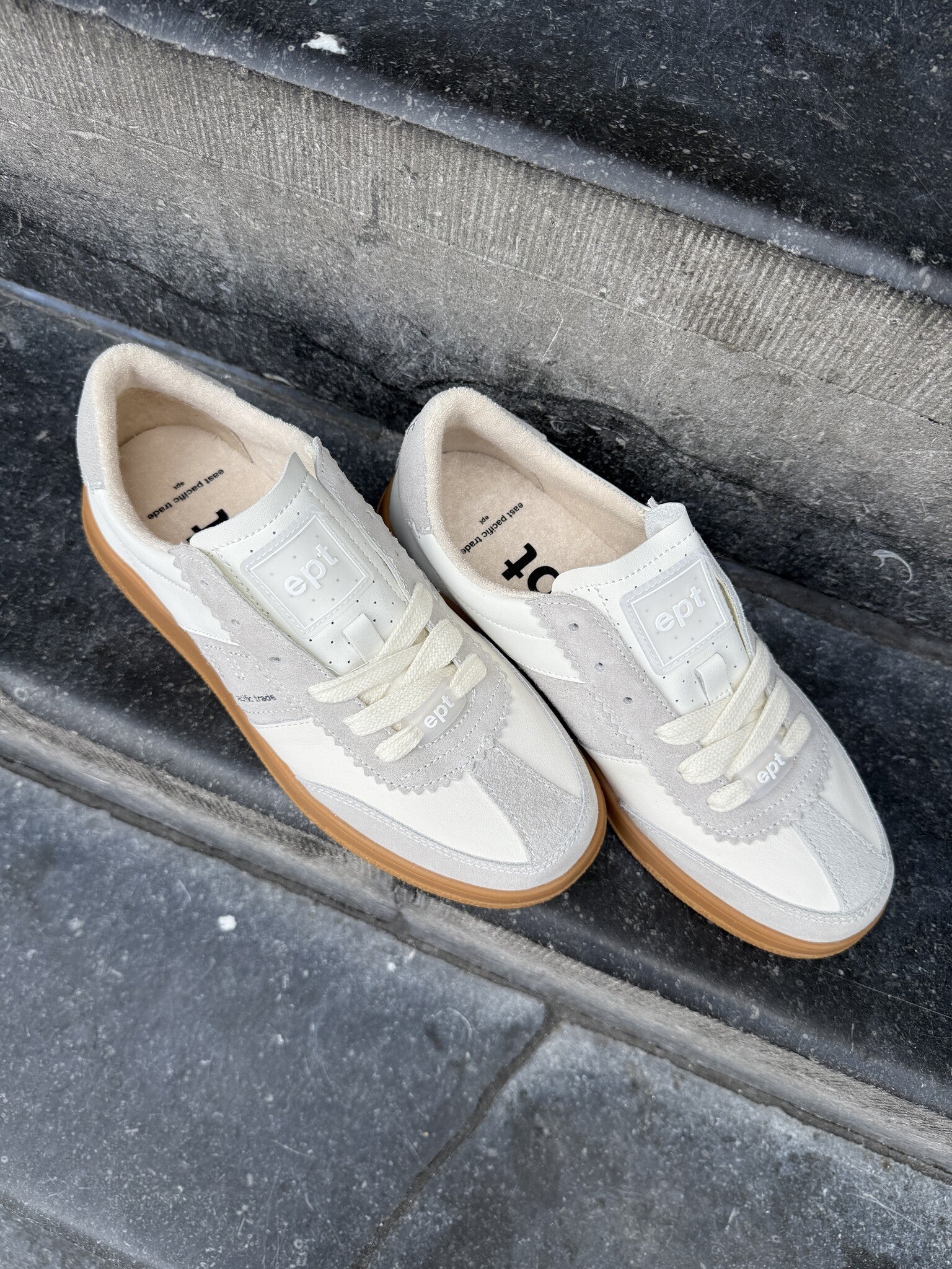 Santos - off white grey