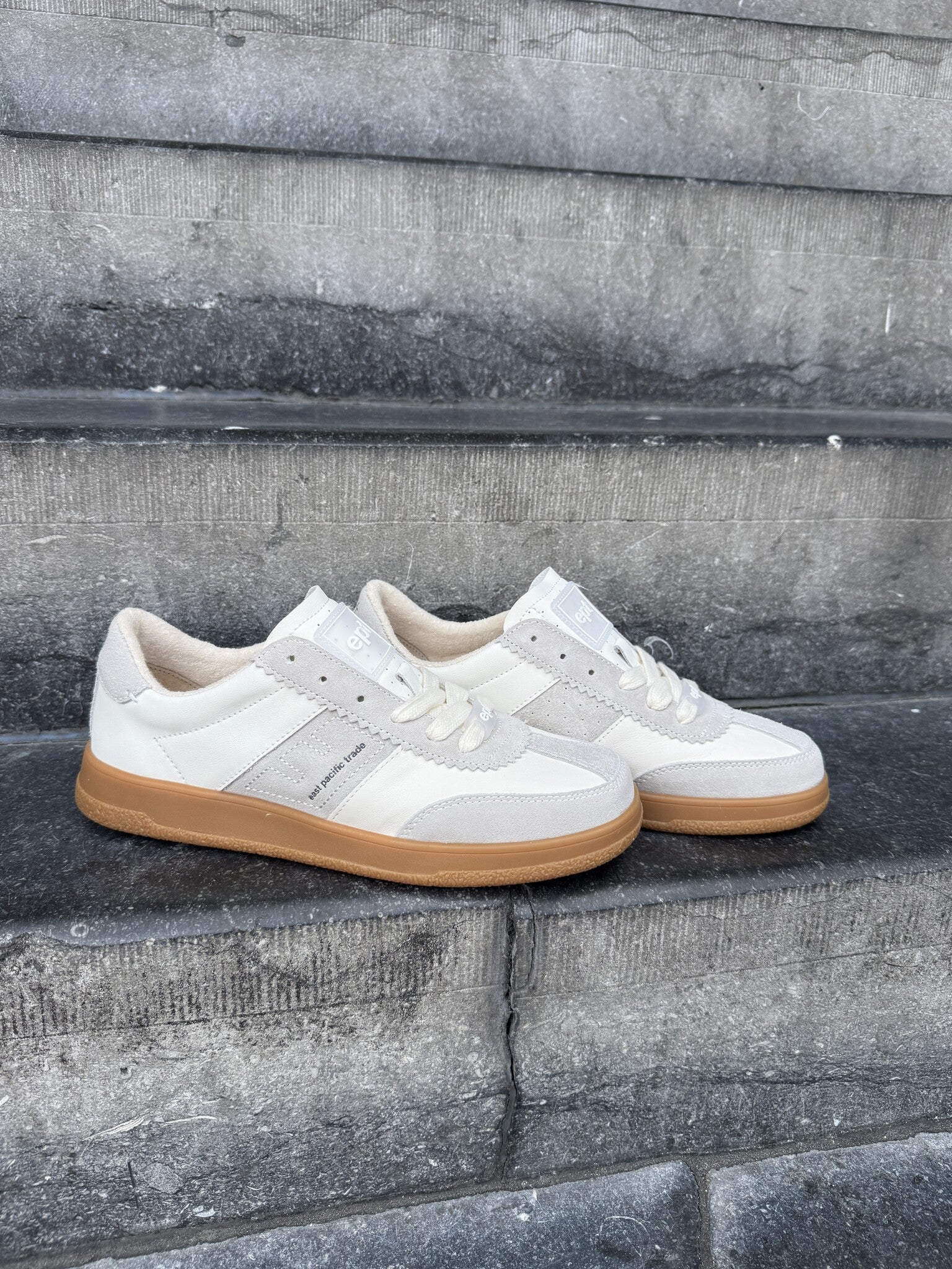 Santos - off white grey