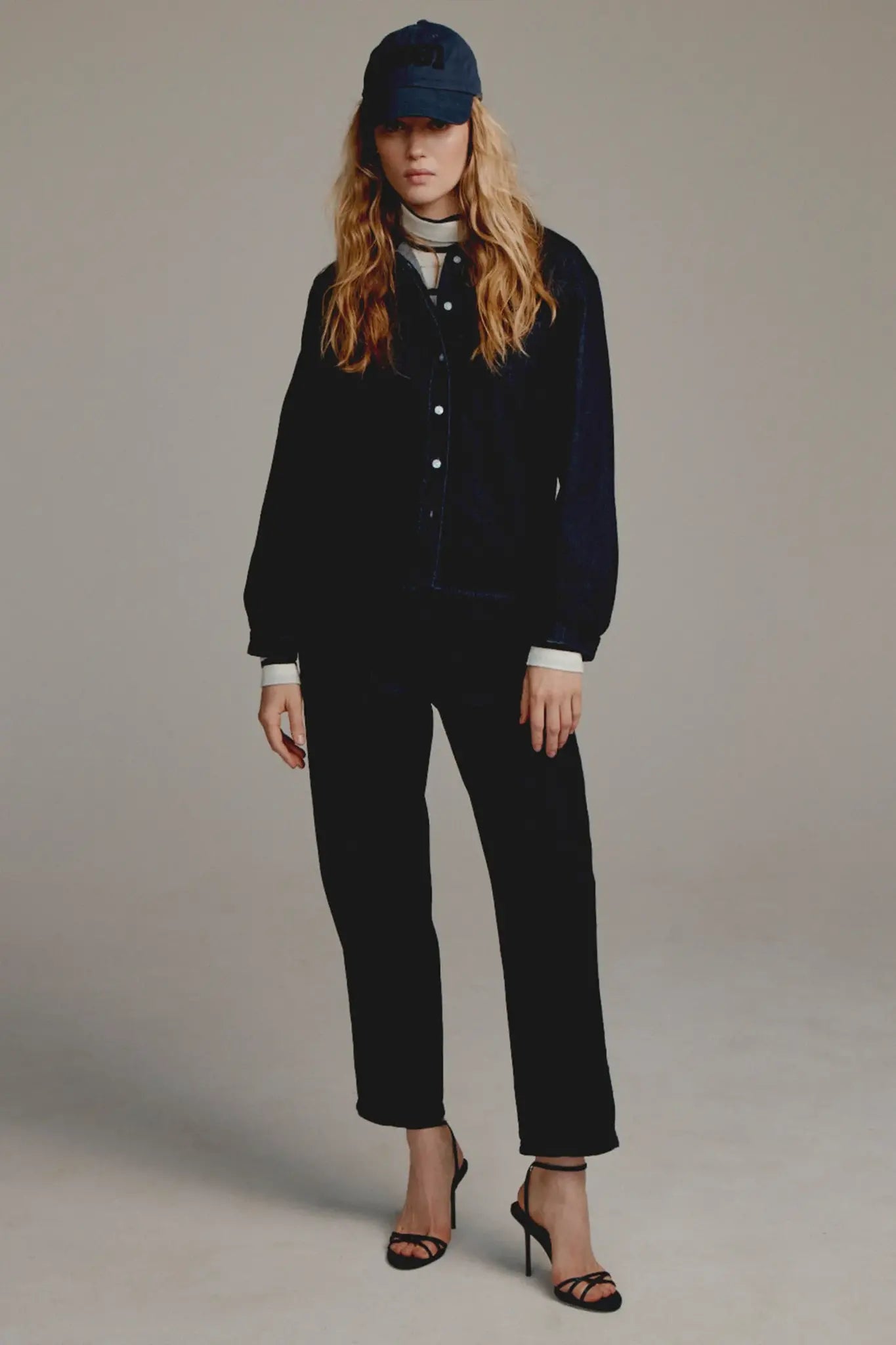 W25Z784 - Dark Blue Jeans