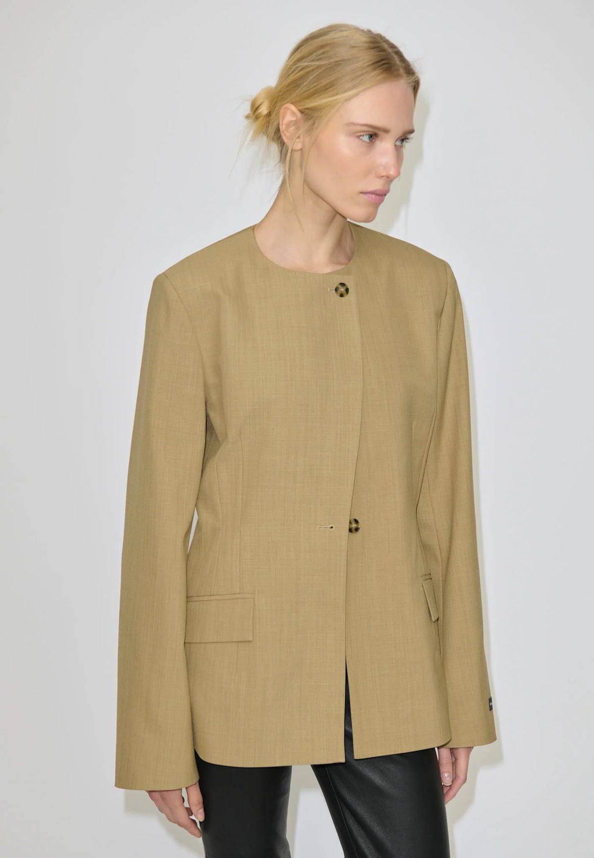 Robyn Fitted Blazer - Taupe