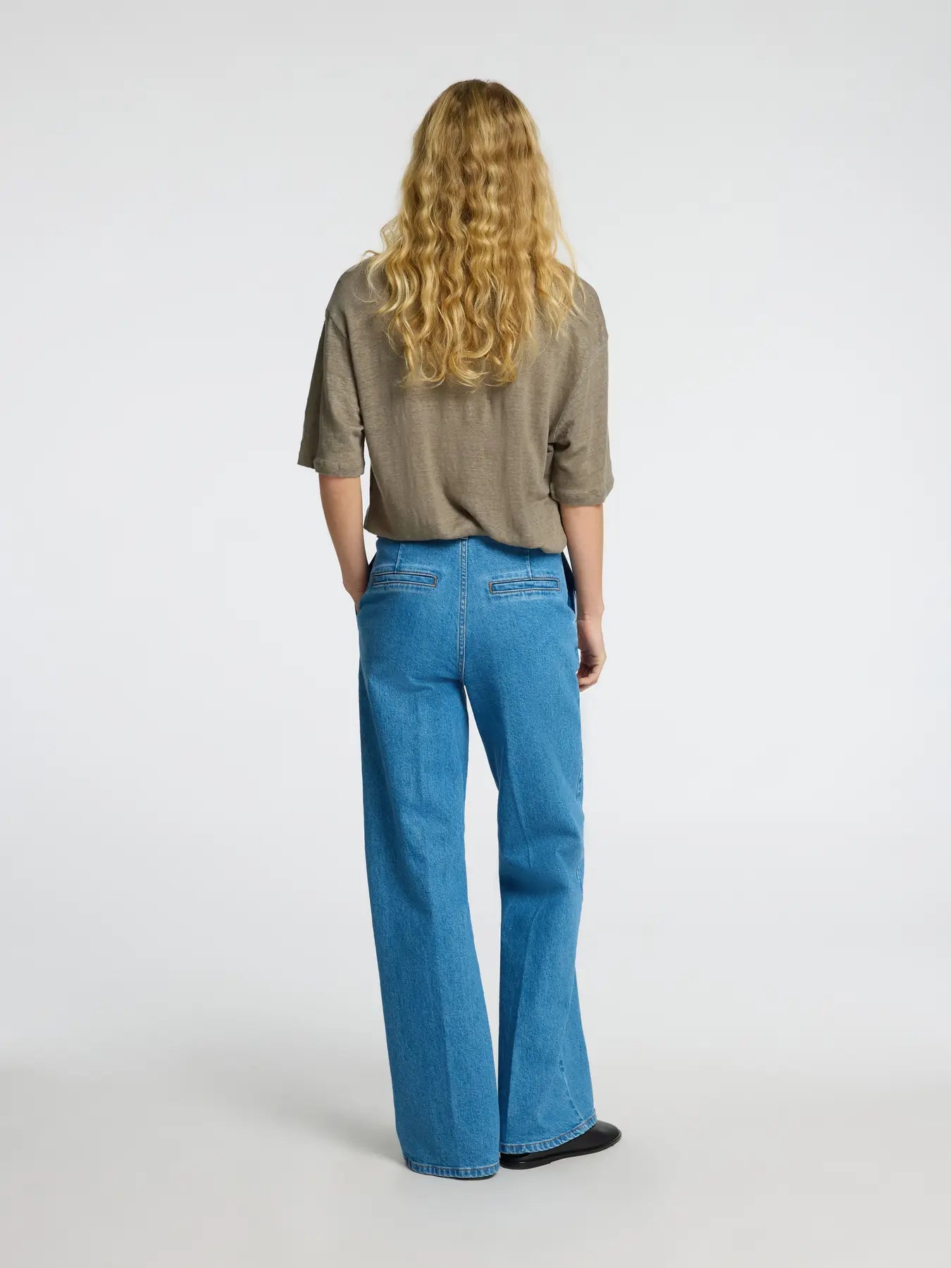 Vilja Linen SS Tee - Vetiver