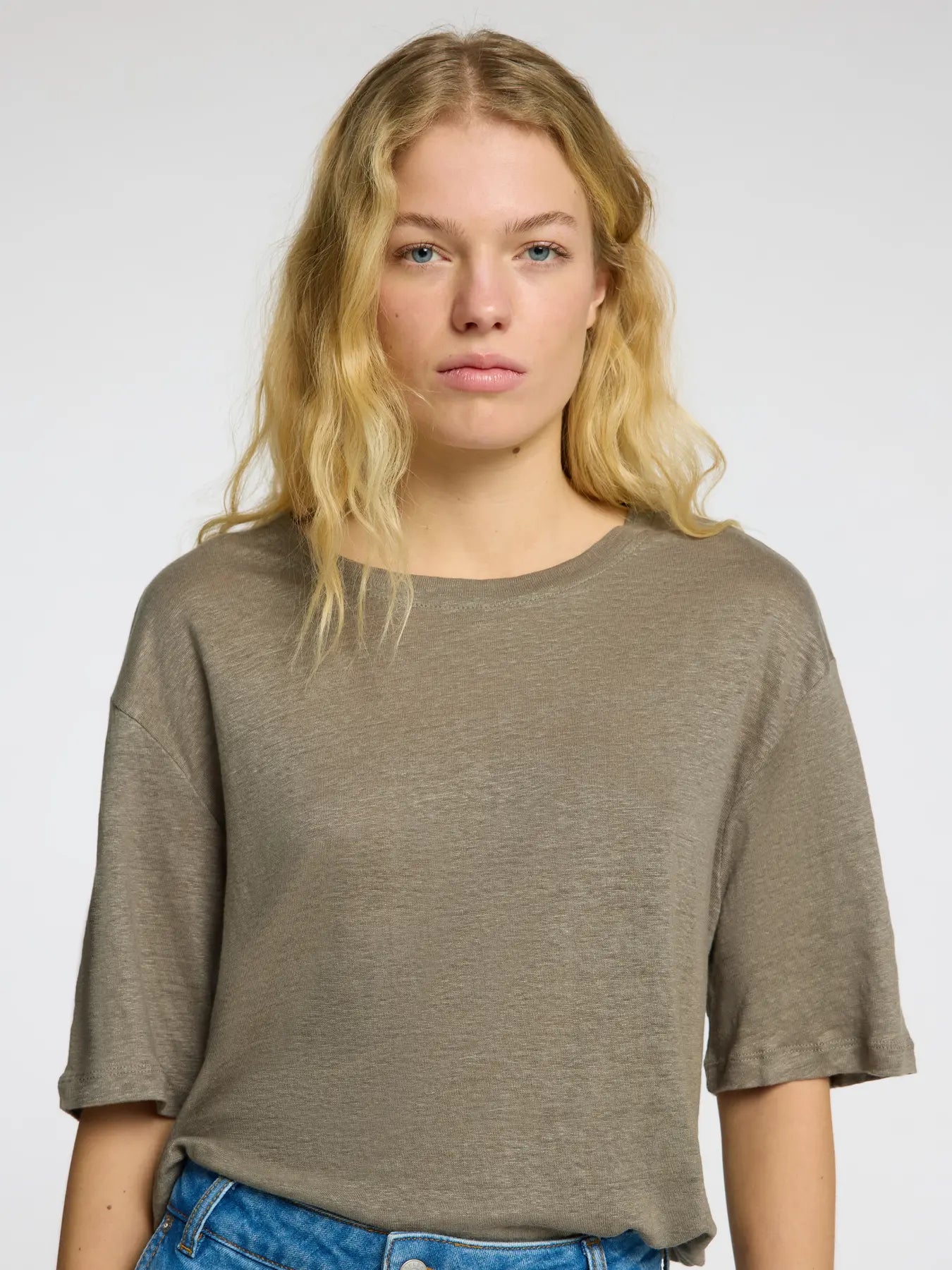 Vilja Linen SS Tee - Vetiver