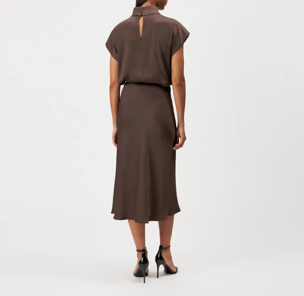 Ura - Brown