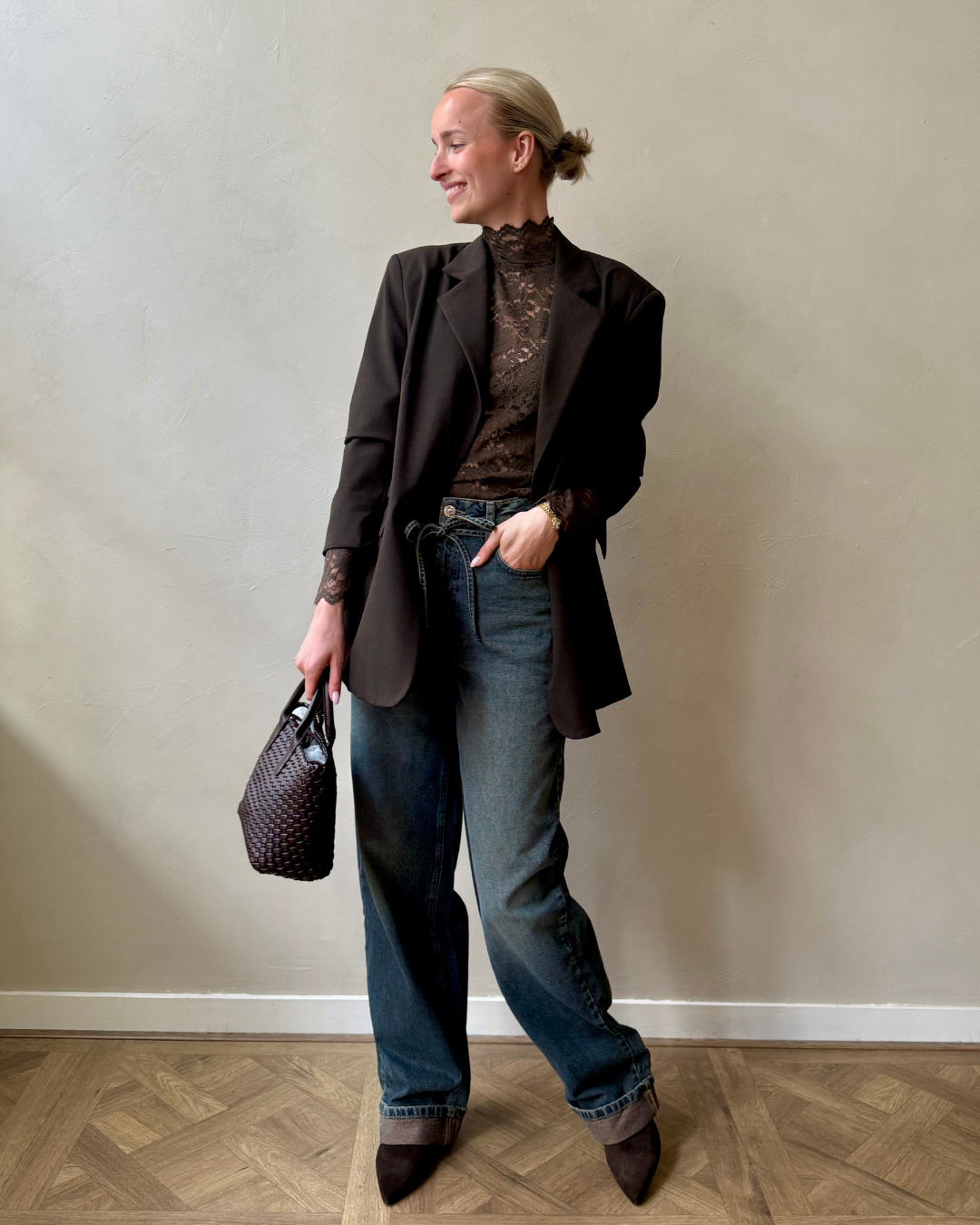 dunkelbrauner Look