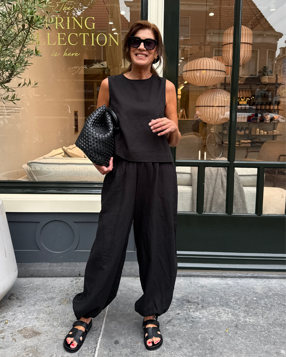 Casual black balloon look