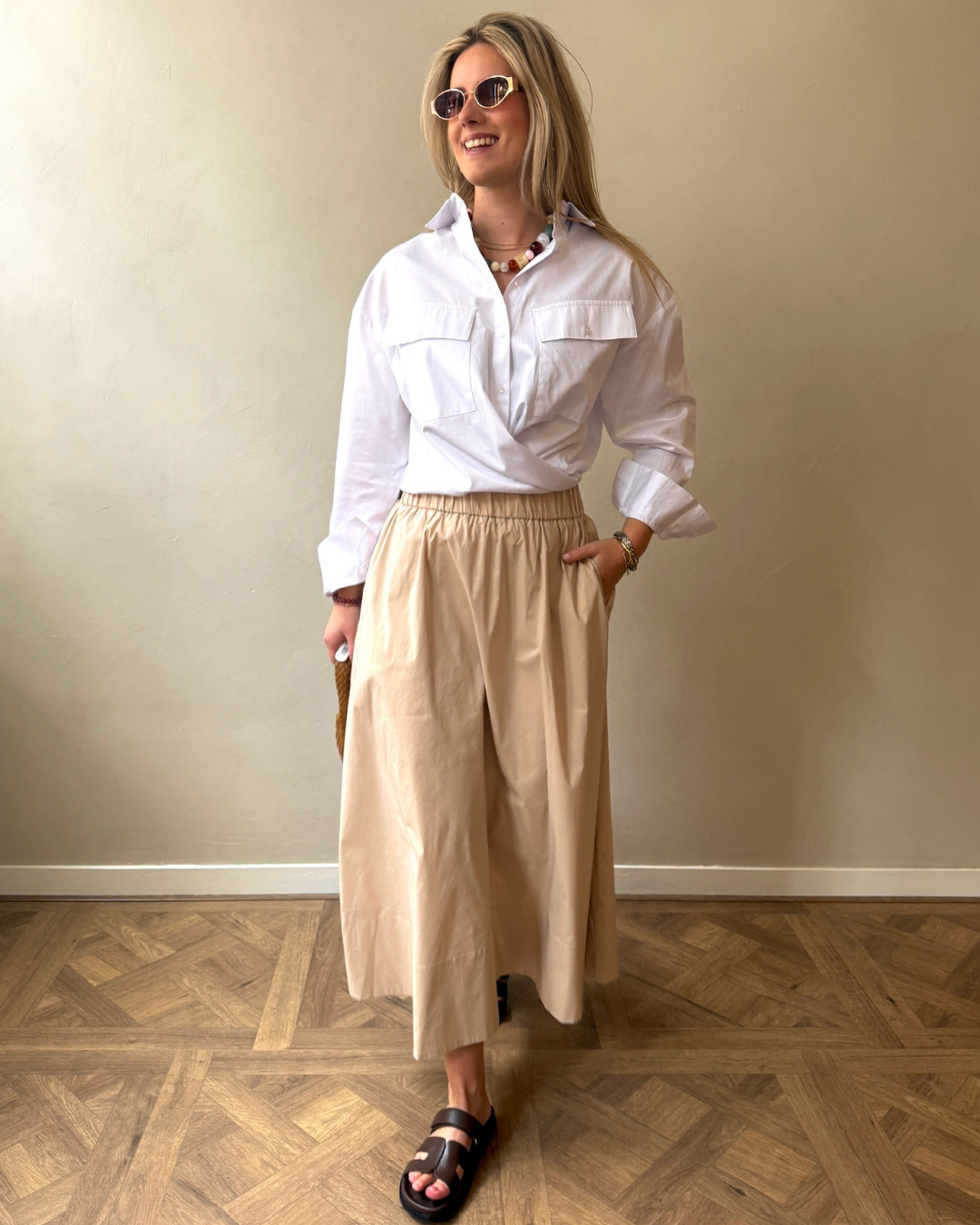 Beige poplin look