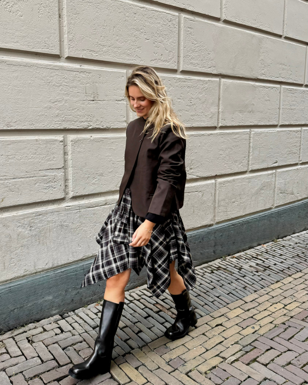 Tiria Blazer Look