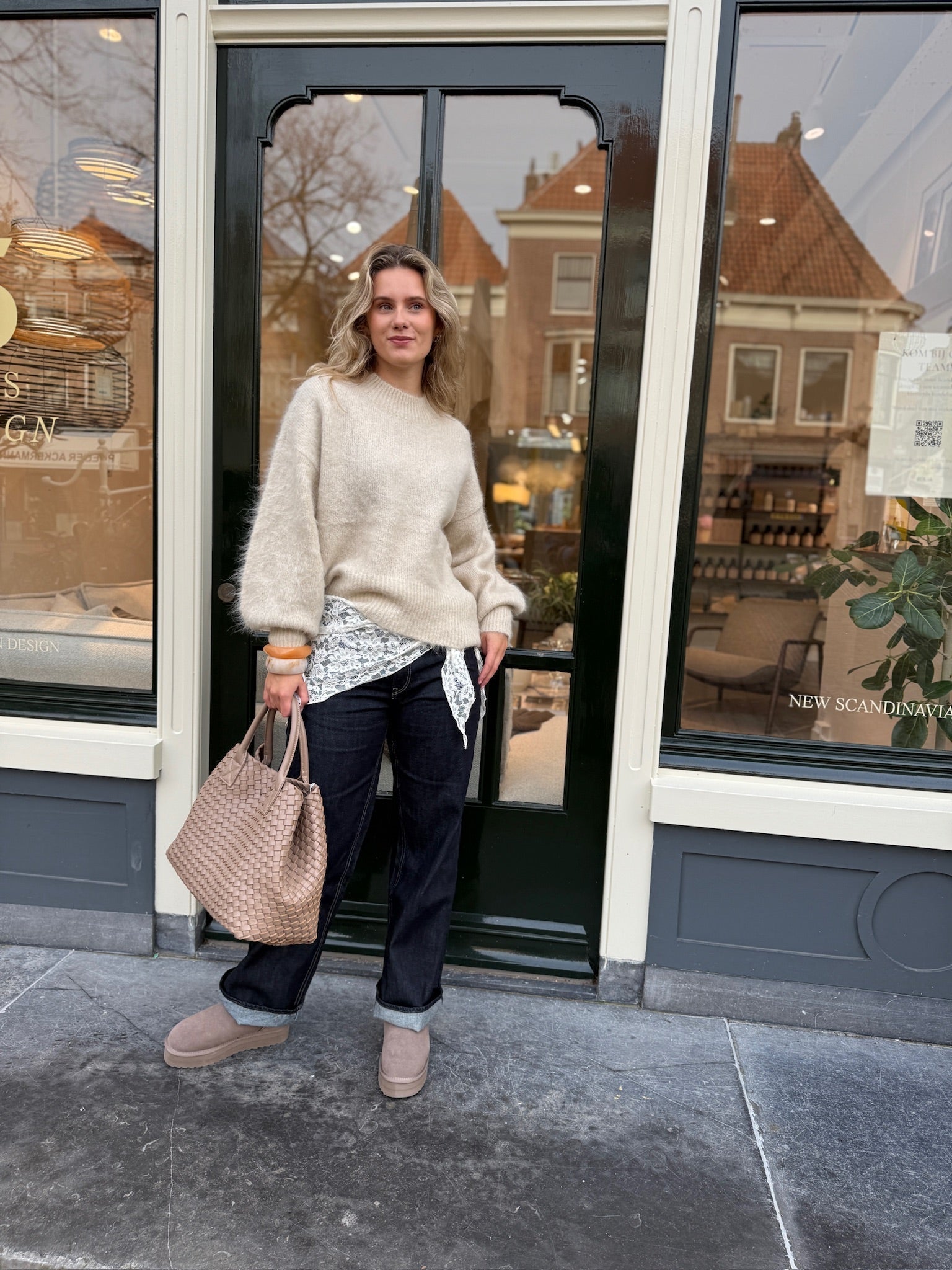 White lace scarf look