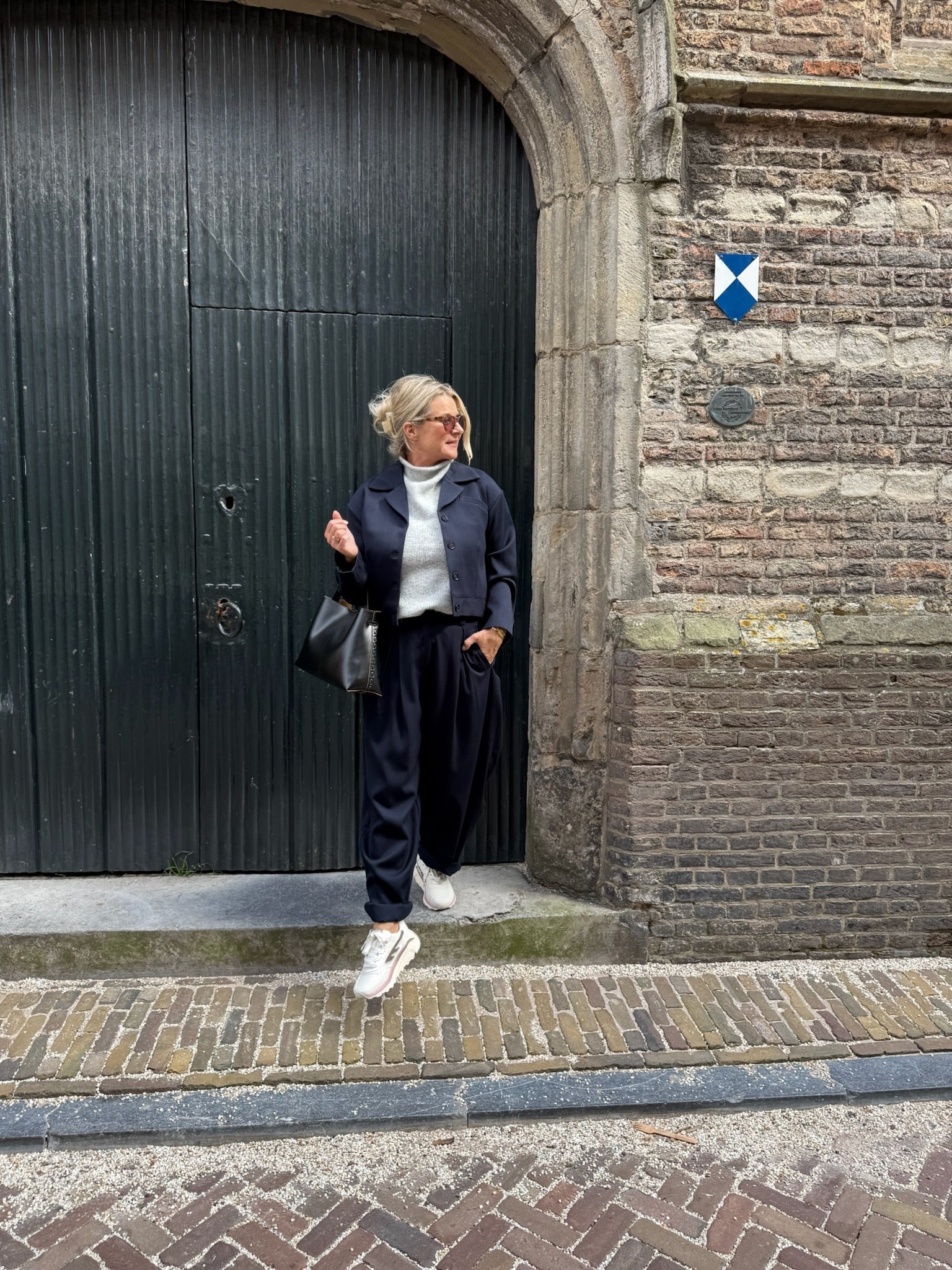 Mynthe Elina suit look