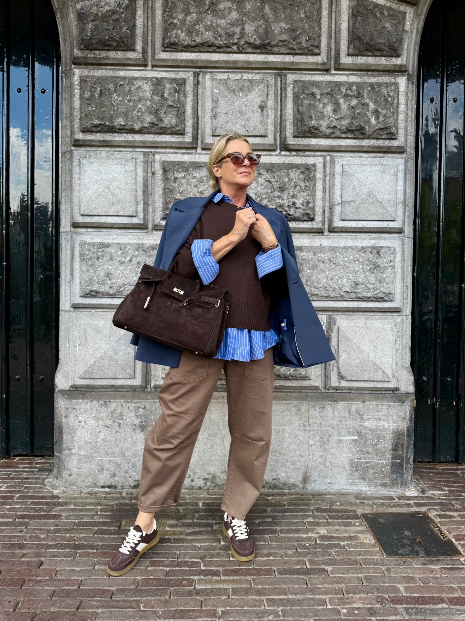 Blue and brown layered look