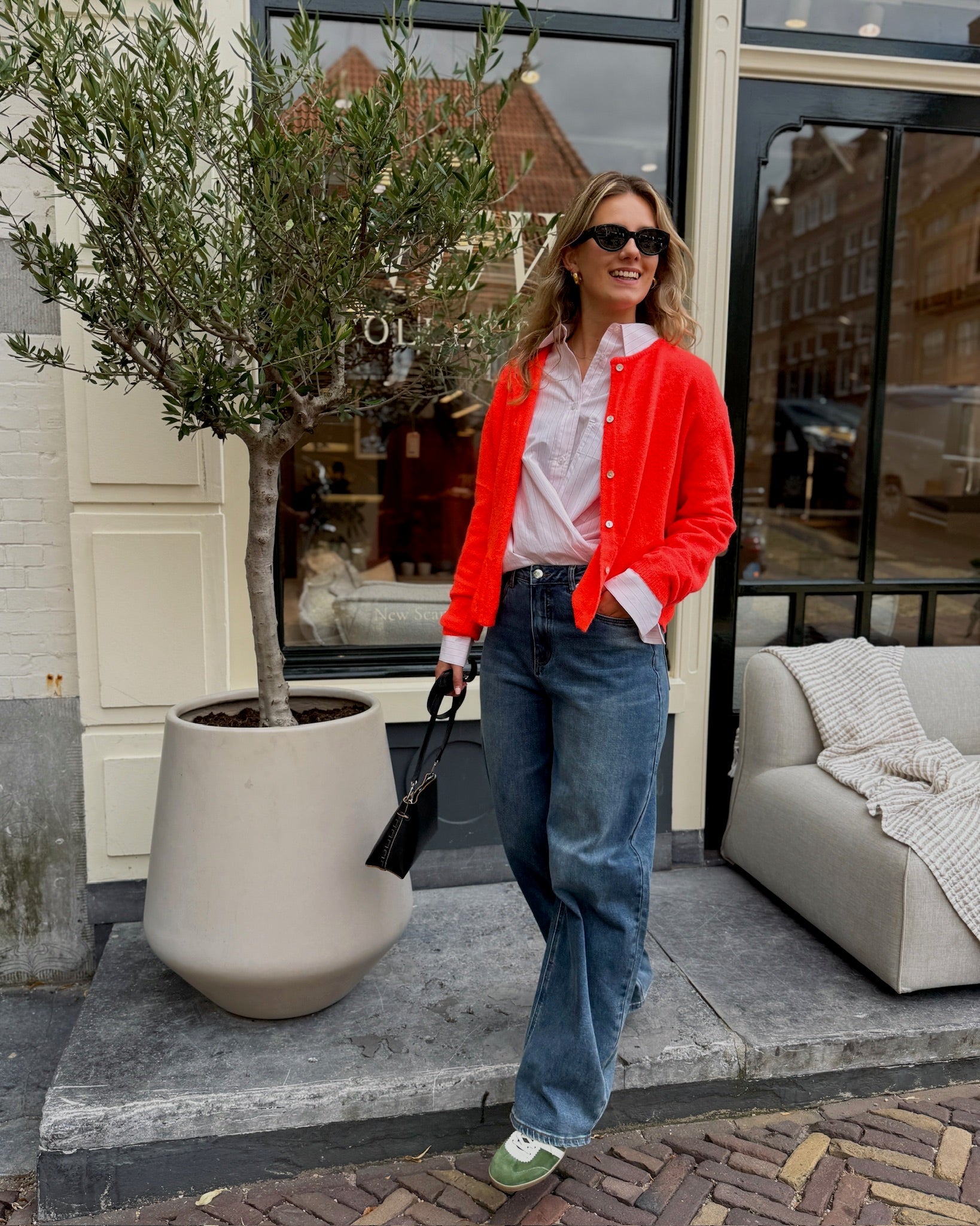 A touch of red look