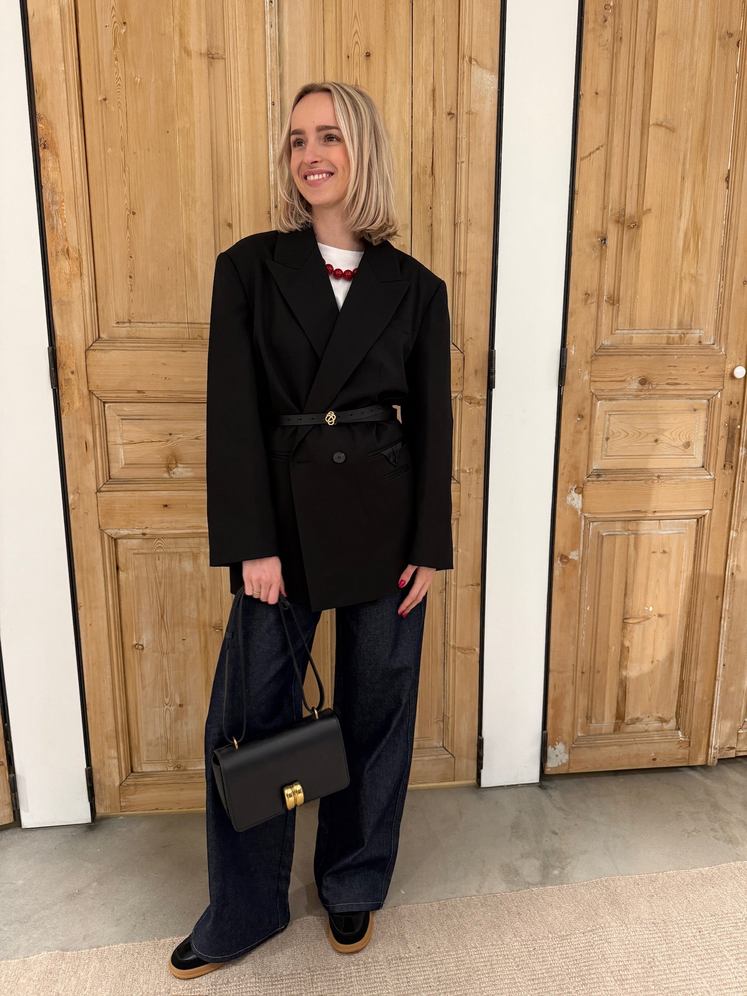Oversized black blazer look