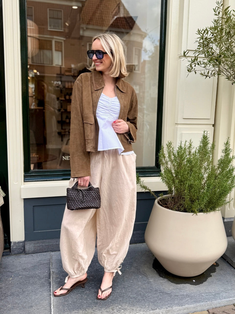 Linen Sand Balloon Pant Look