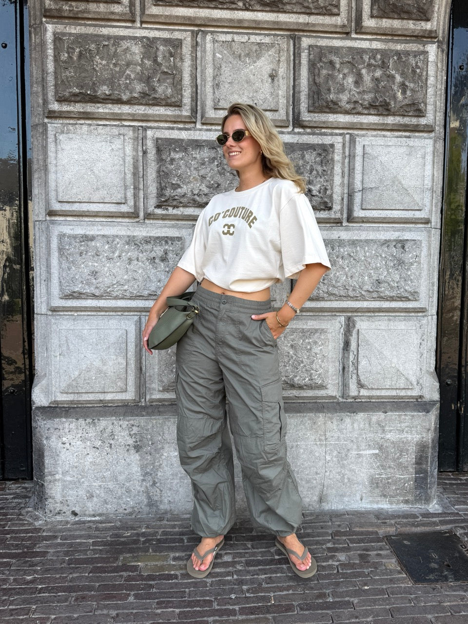 Wide leg cargo look
