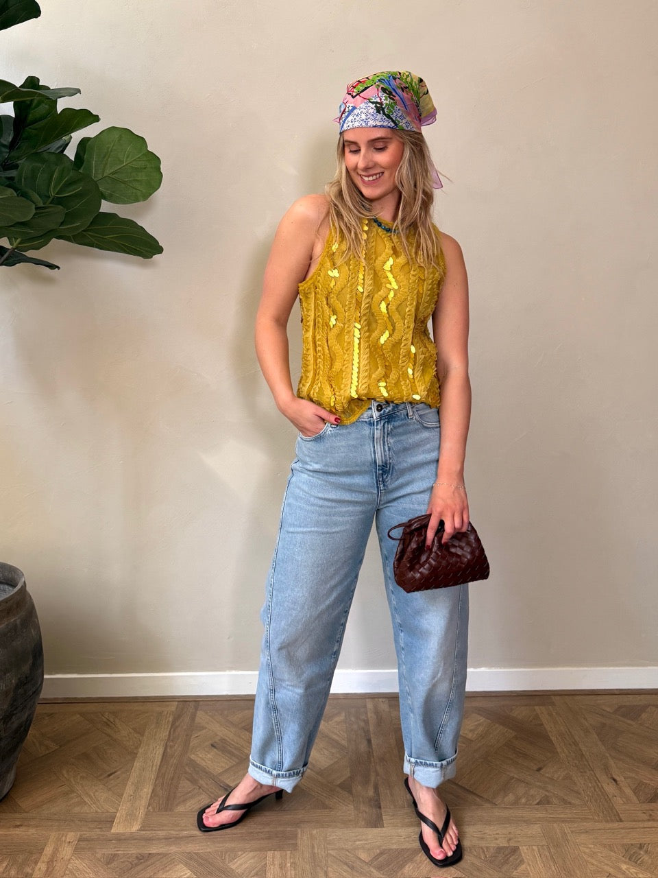 Noi lime top look