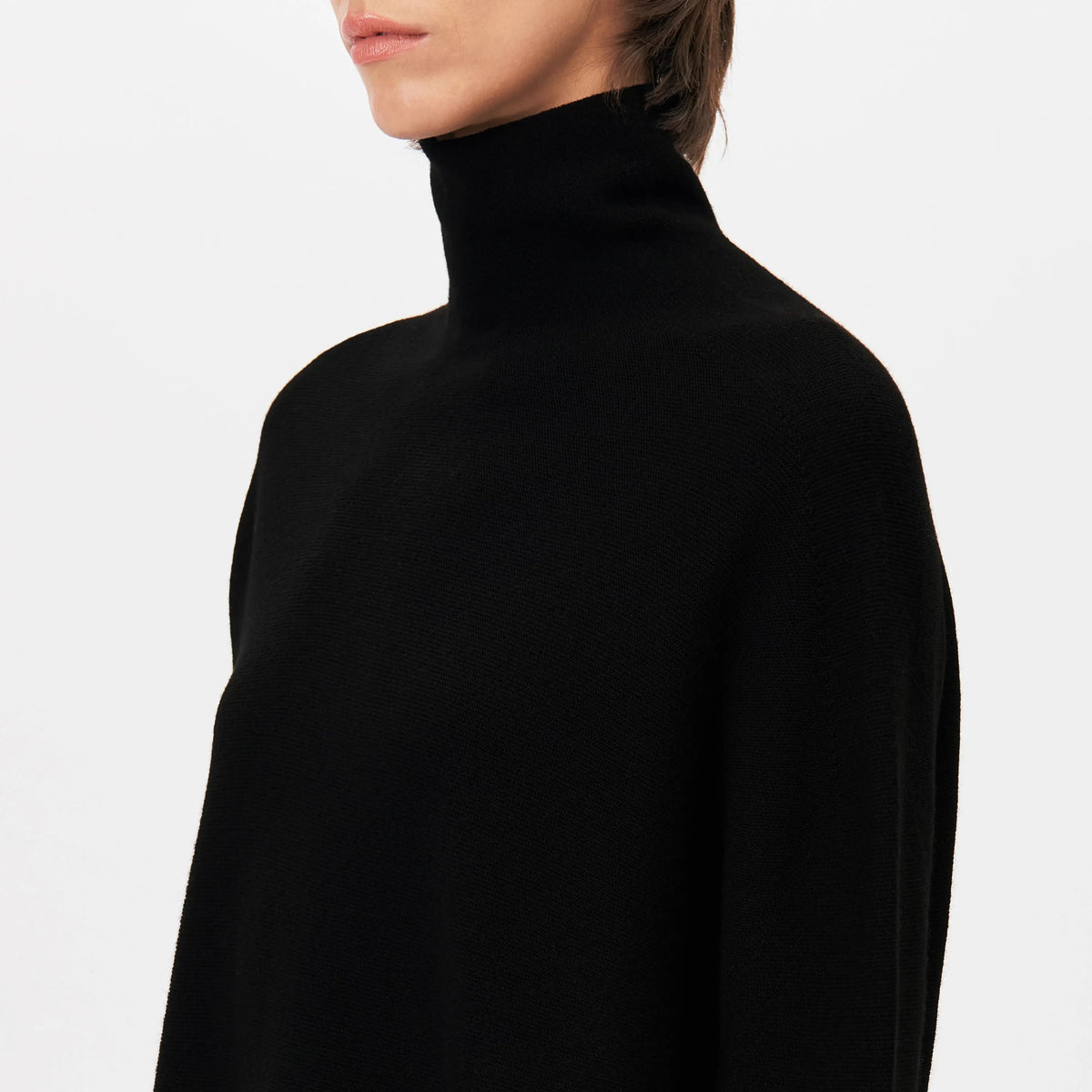 Liora - Black