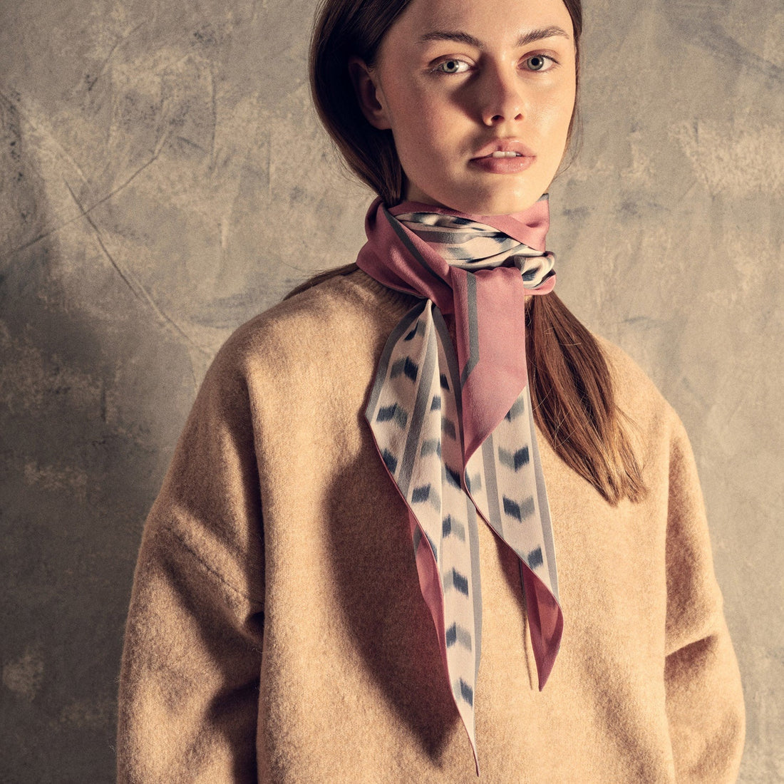 Slim Wrap Dot scarf