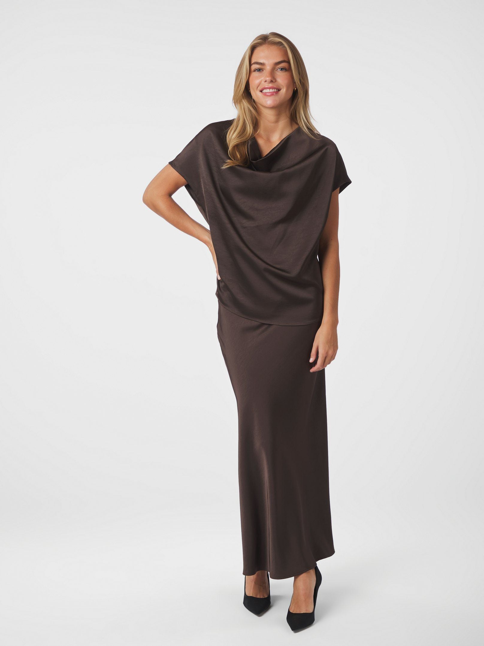 Annabeth Heavy Sateen Tee - Dark Brown