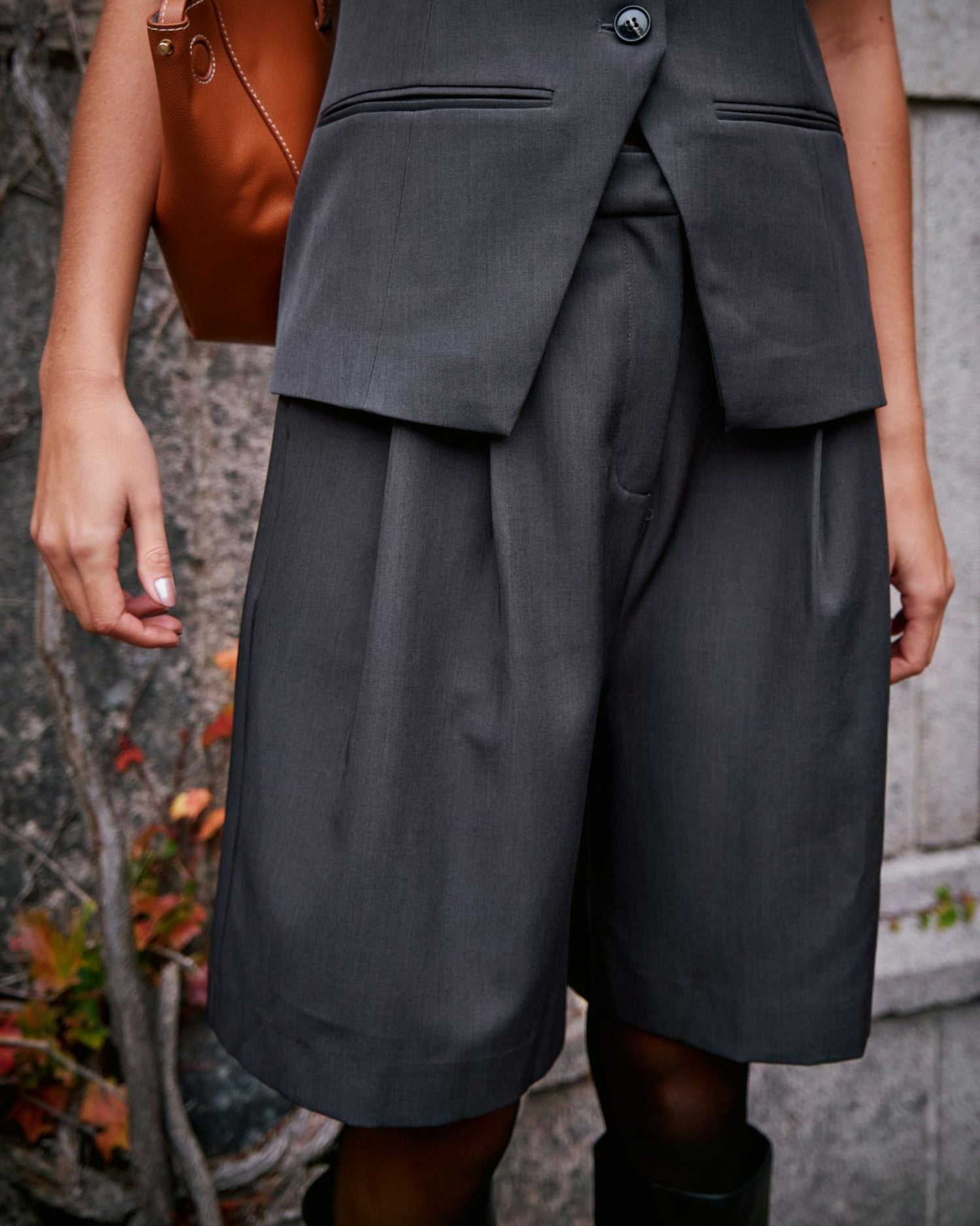 Nika Structure Shorts - Dark Grey