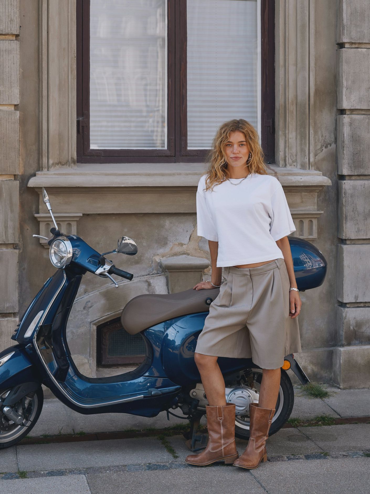 Nika Structure Shorts - Dark Taupe