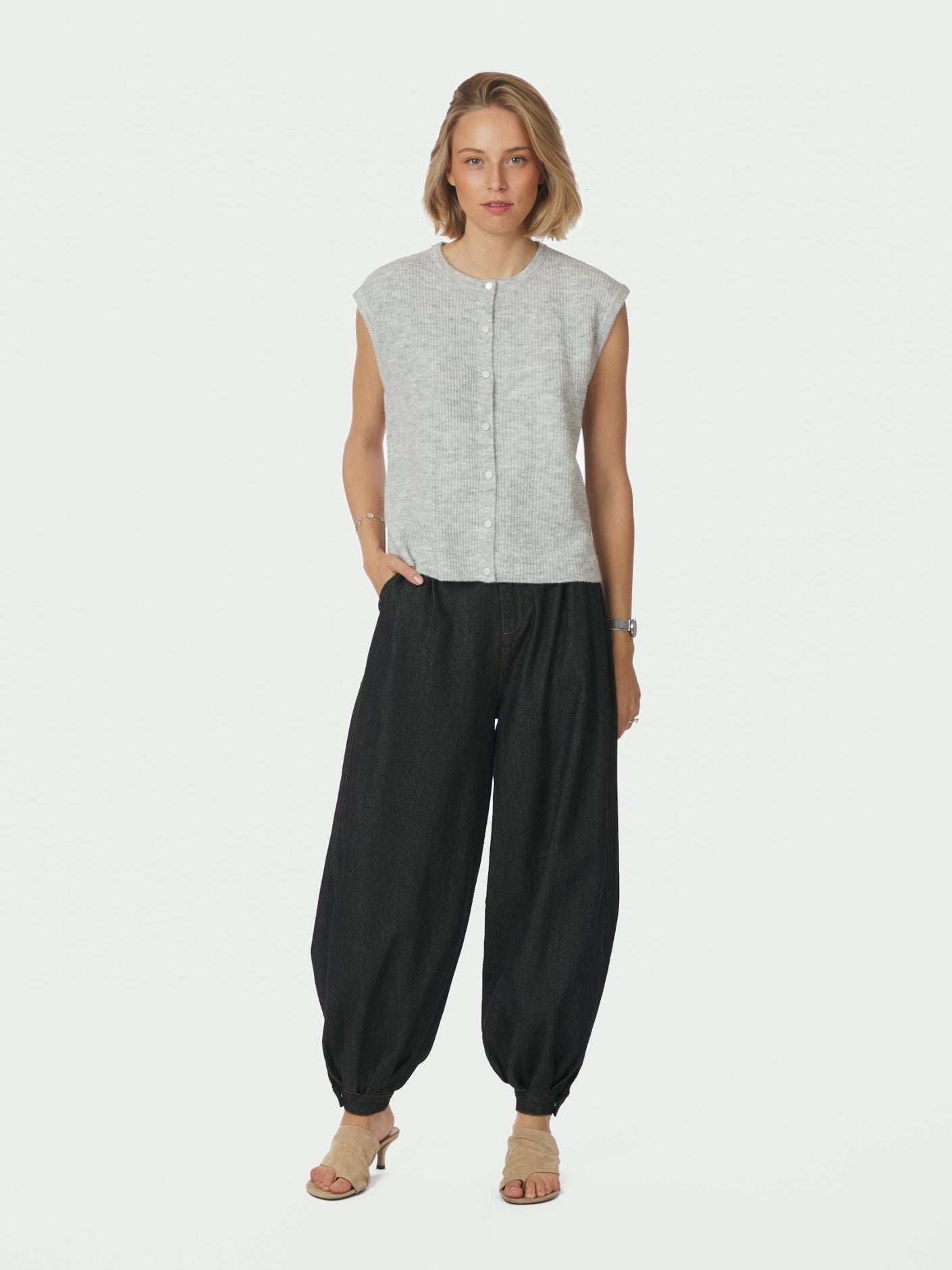 Everest Knit Vest - Light Grey Melange