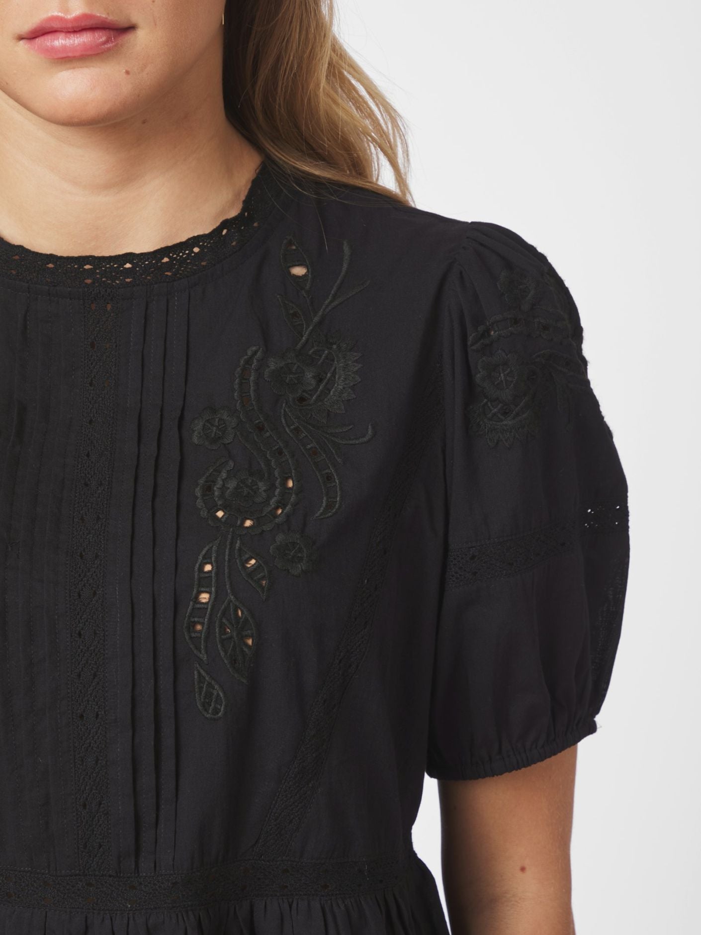 Carnita Blouse - Black