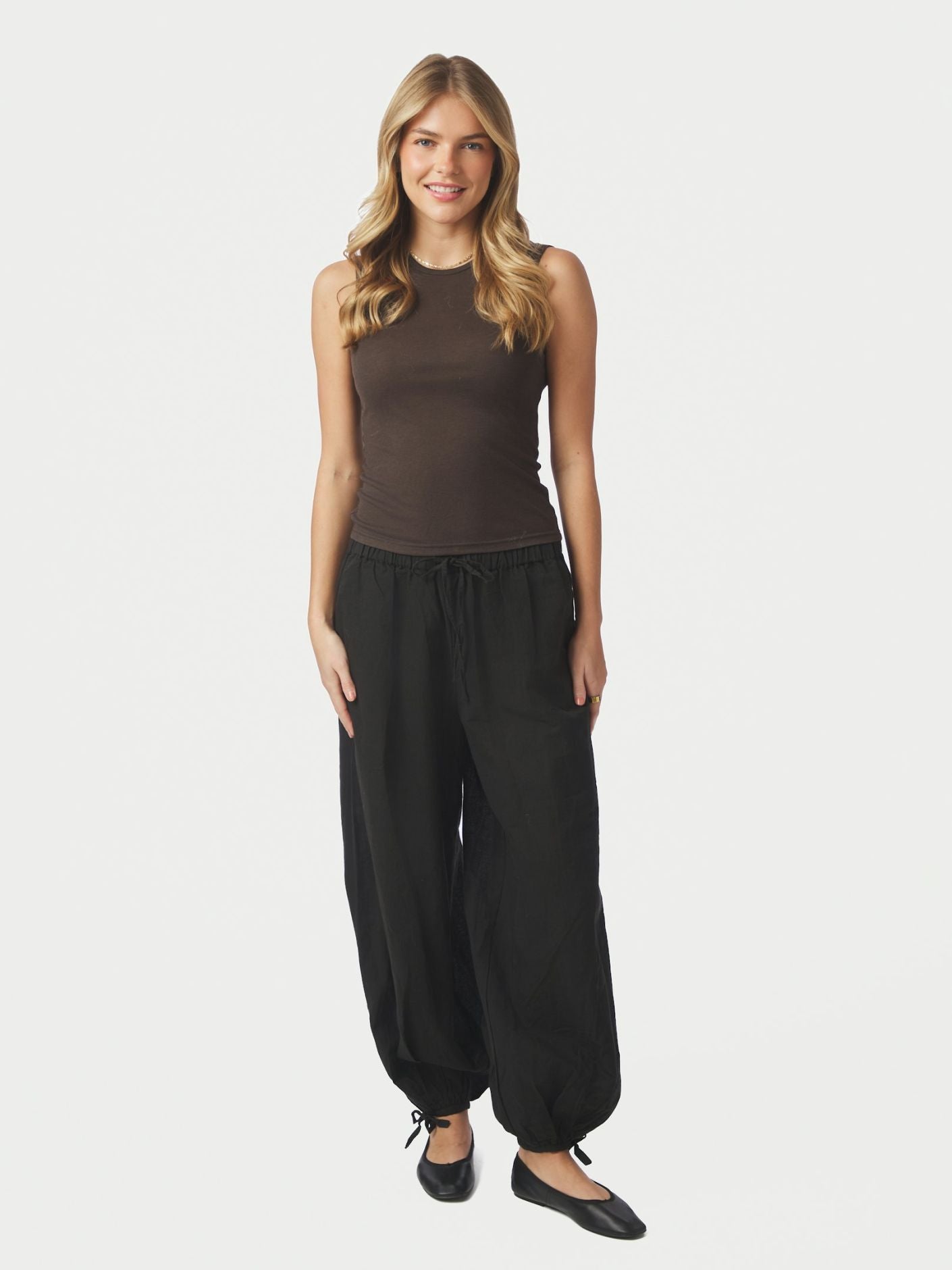 Roxane Balloon Linen Pants - Black