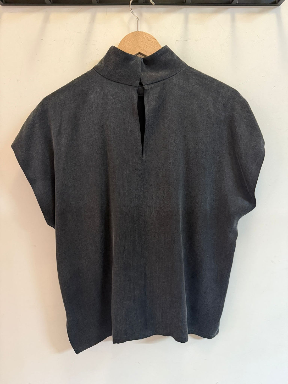 Alaria_1 blouse - grey 1012 ss25